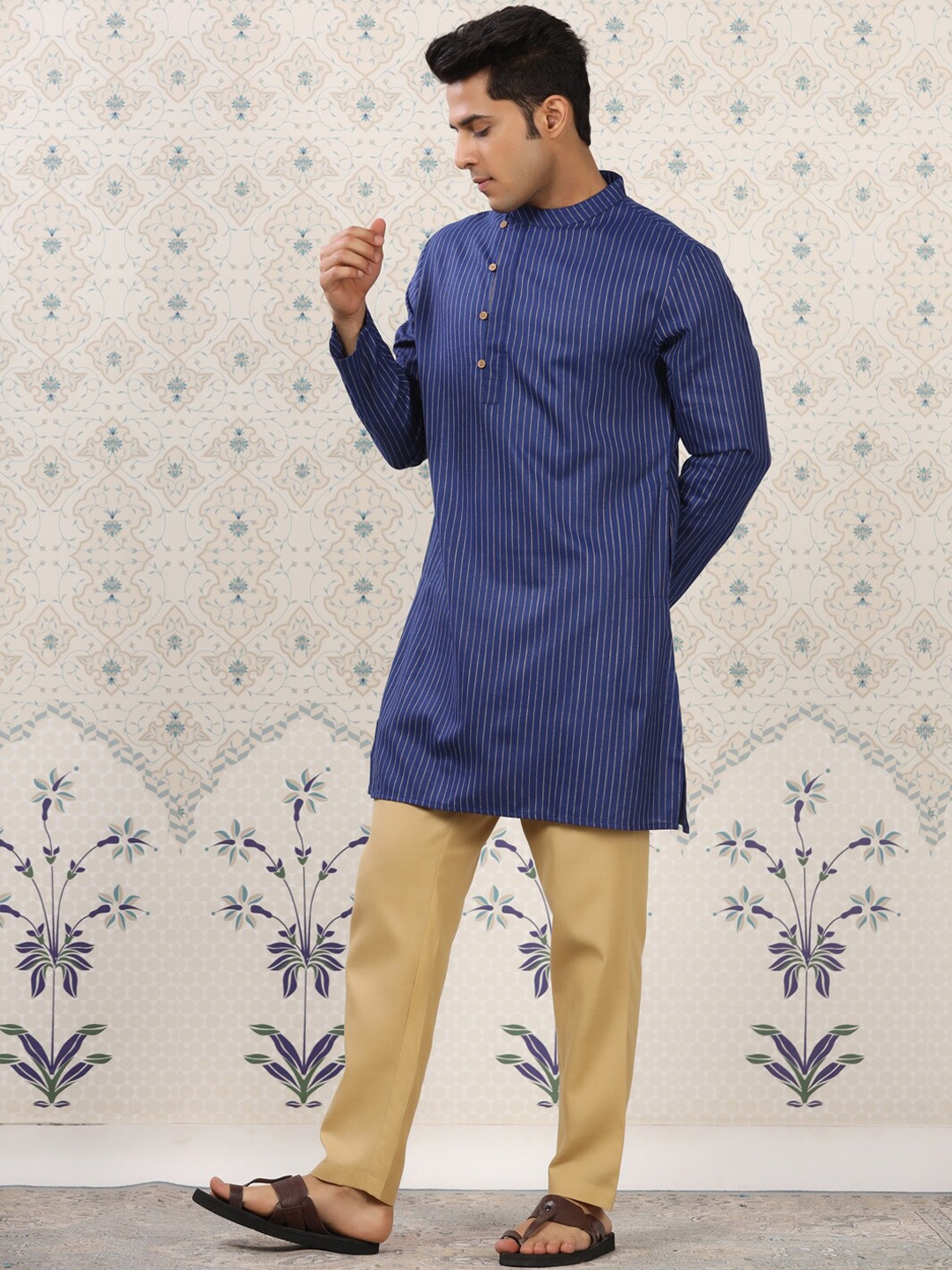 

Ode by House of Pataudi Navy Blue & Beige Striped Kurta with Pyjamas