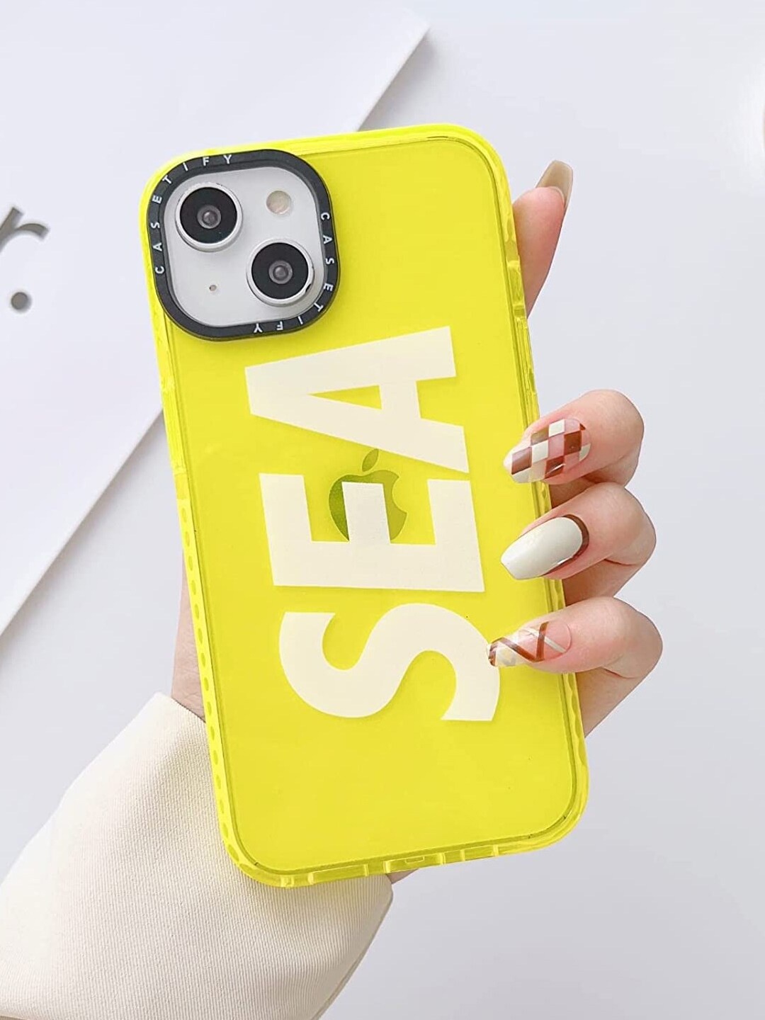 

TREEMODA Sea Printed iPhone 13 Phone Back Case, Yellow