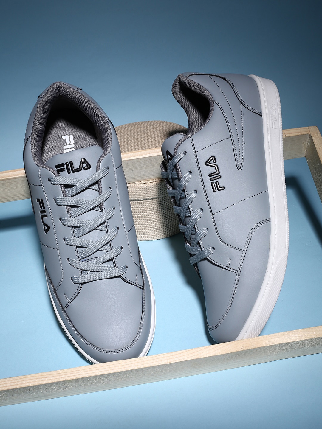 

FILA Men ZANER Memory Foam Contrast Sole Sneakers, Grey