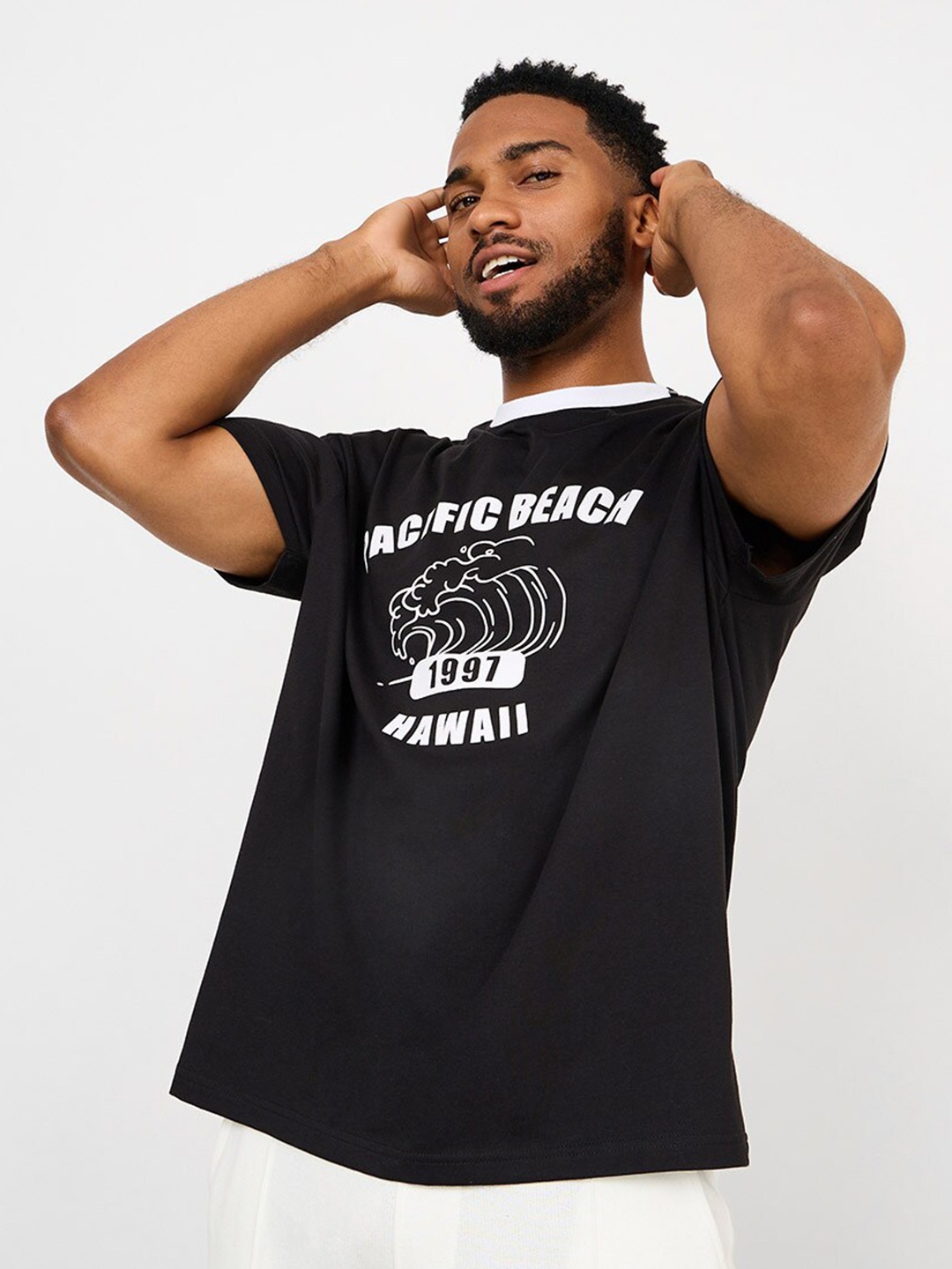 

Styli Oversized Contrast Neck Hawaii Print Ringer T-shirt, Black