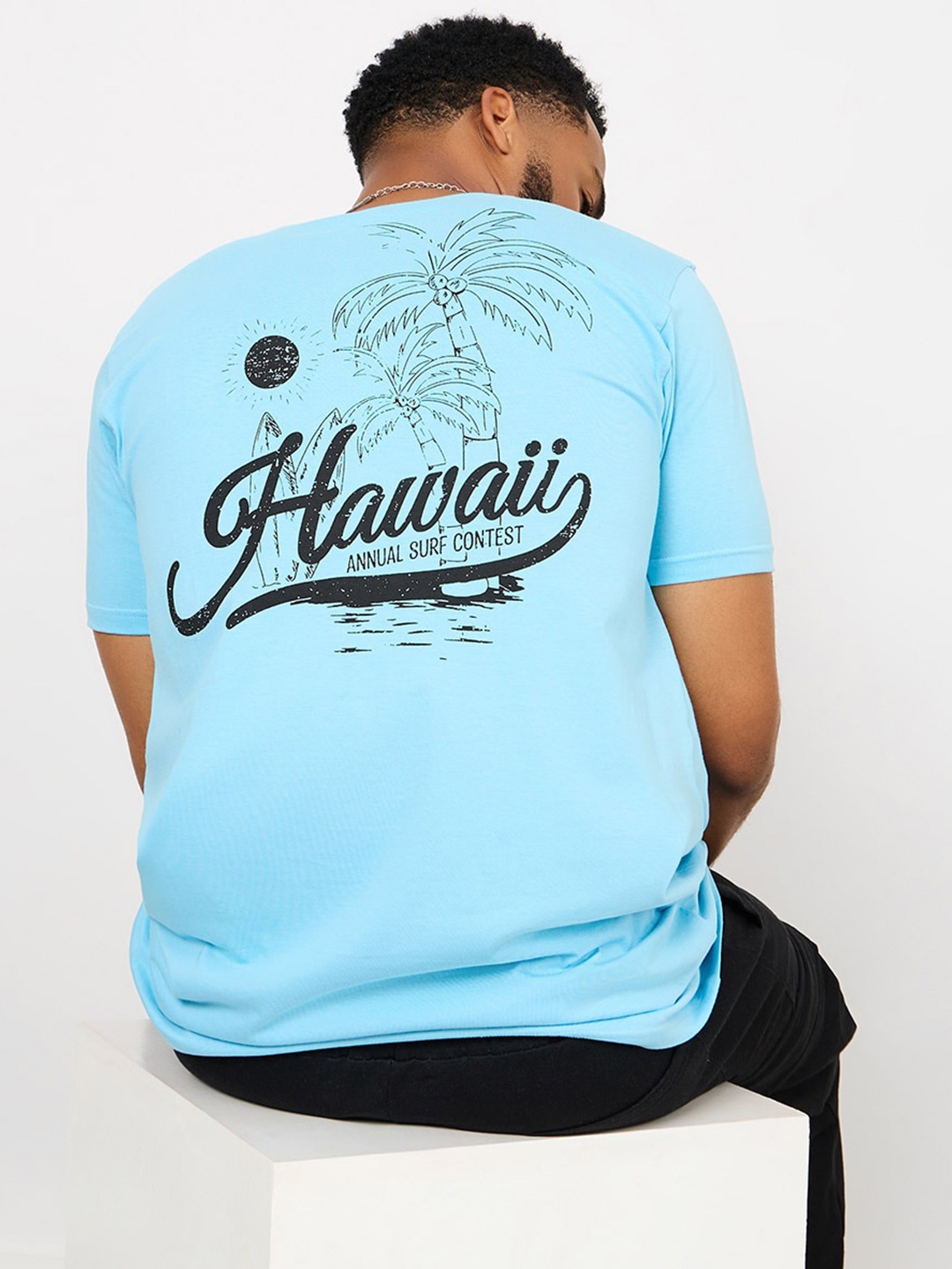 

Styli Men Back Tropical Typography Print Knitted Pure Cotton Regular Fit T-shirt, Blue