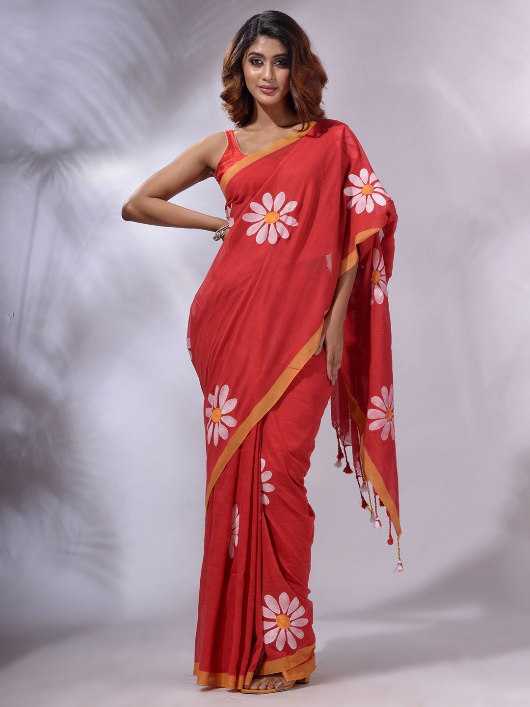 

Charukriti Floral Printed Pure Cotton Handloom Saree, Red