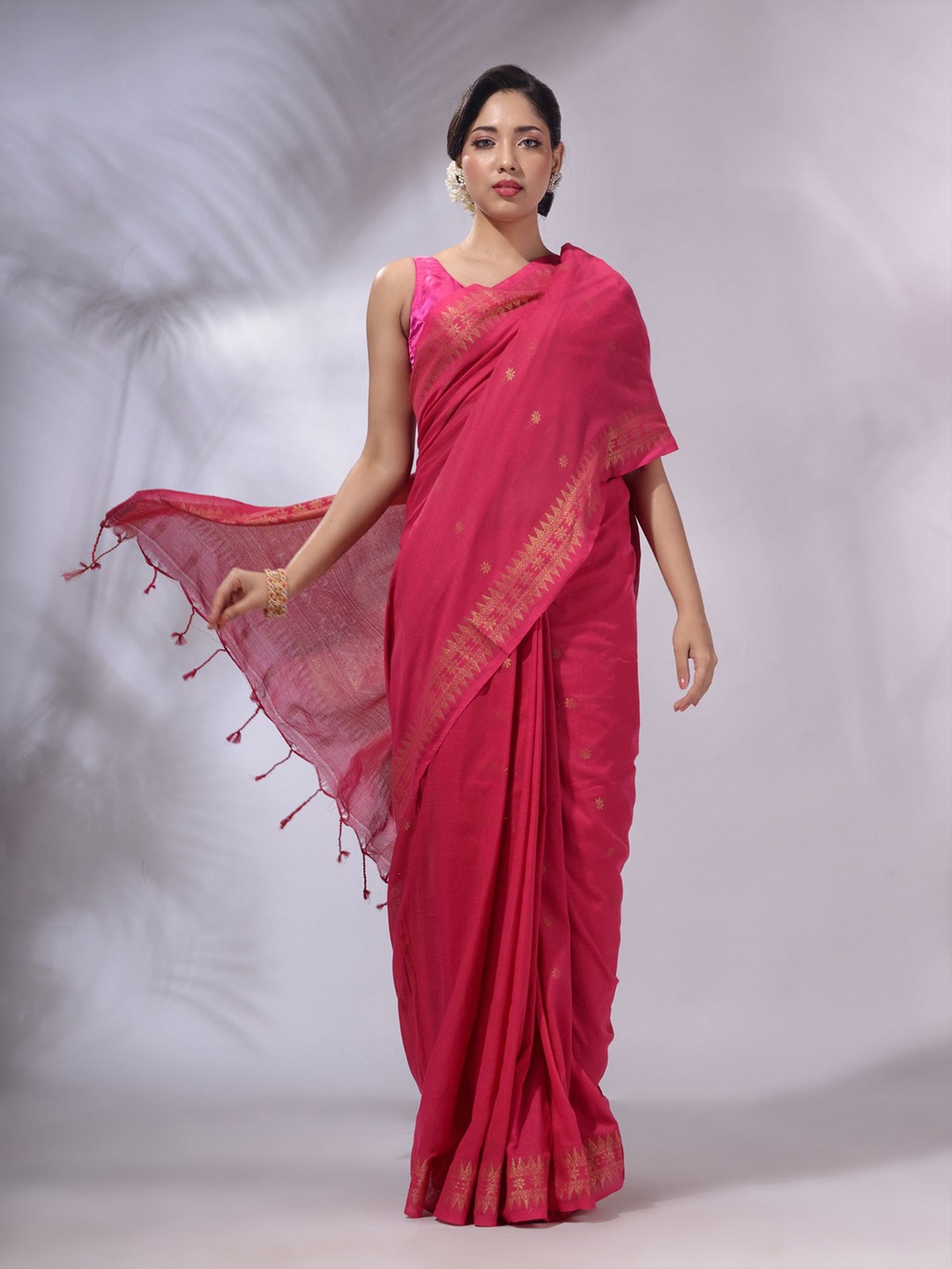 

Charukriti Floral Woven Design Pure Cotton Handloom Saree, Pink