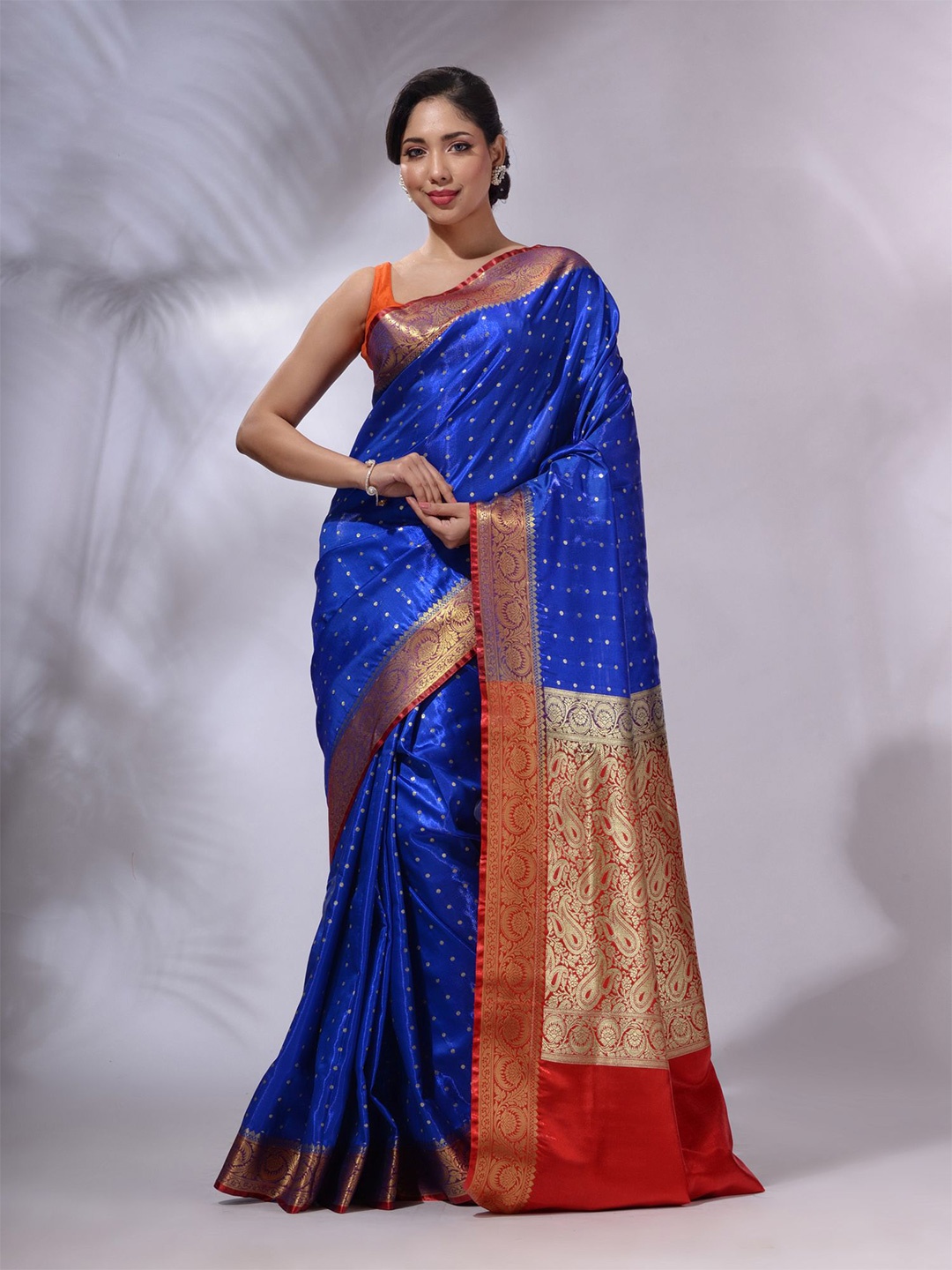 

Charukriti Polka Dots Woven Design Zari Handloom Saree, Blue