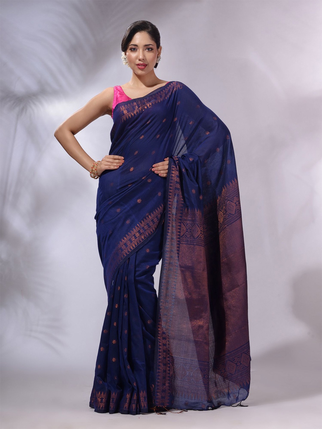 

Charukriti Floral Woven Design Pure Cotton Handloom Saree, Navy blue