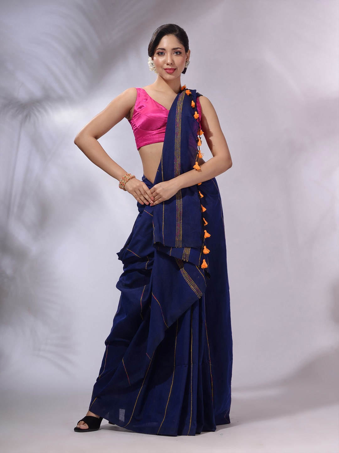 

Charukriti Striped Pure Cotton Hnadloom Saree, Navy blue