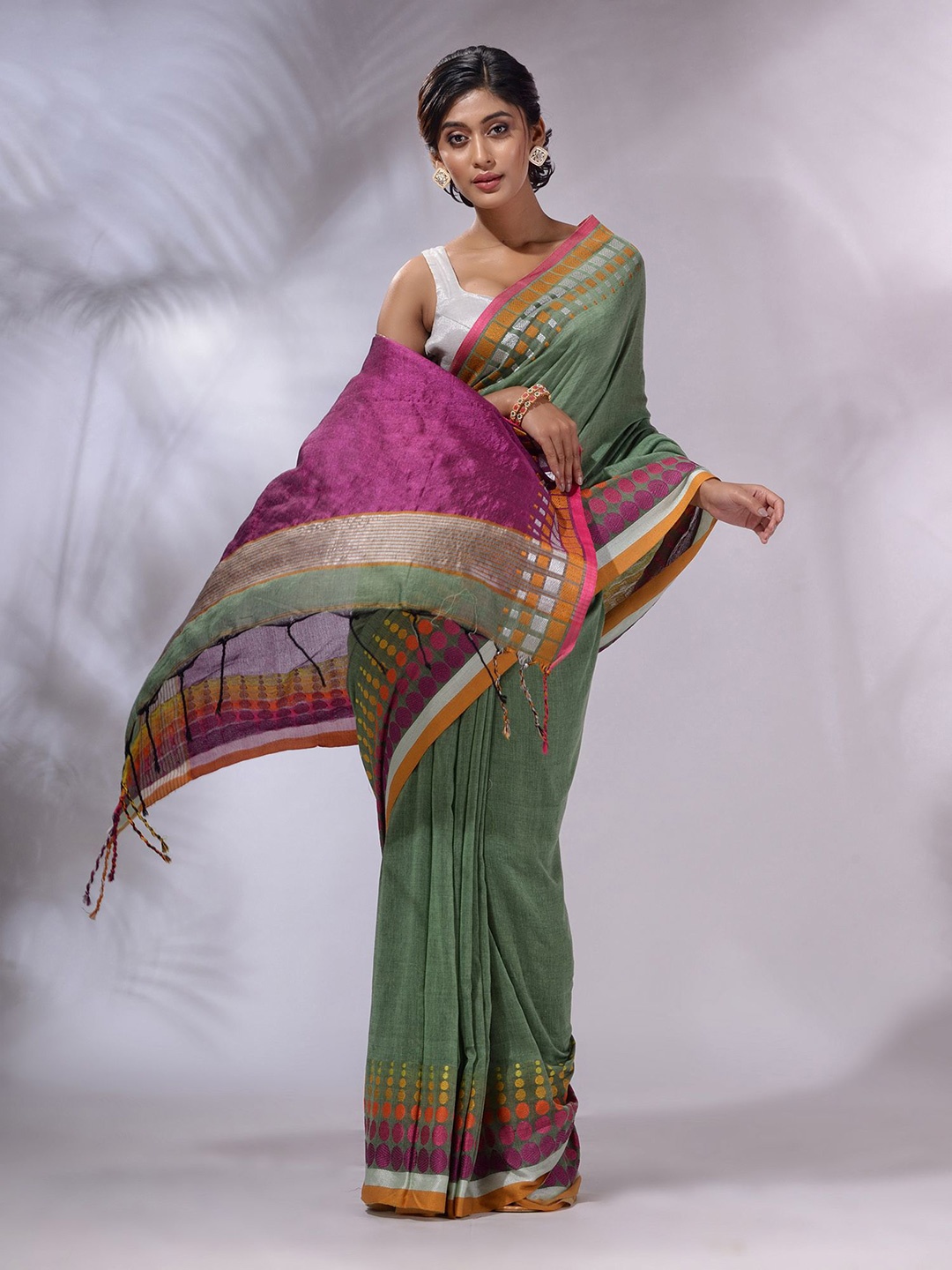 

Charukriti Pure Cotton Handloom Saree, Green