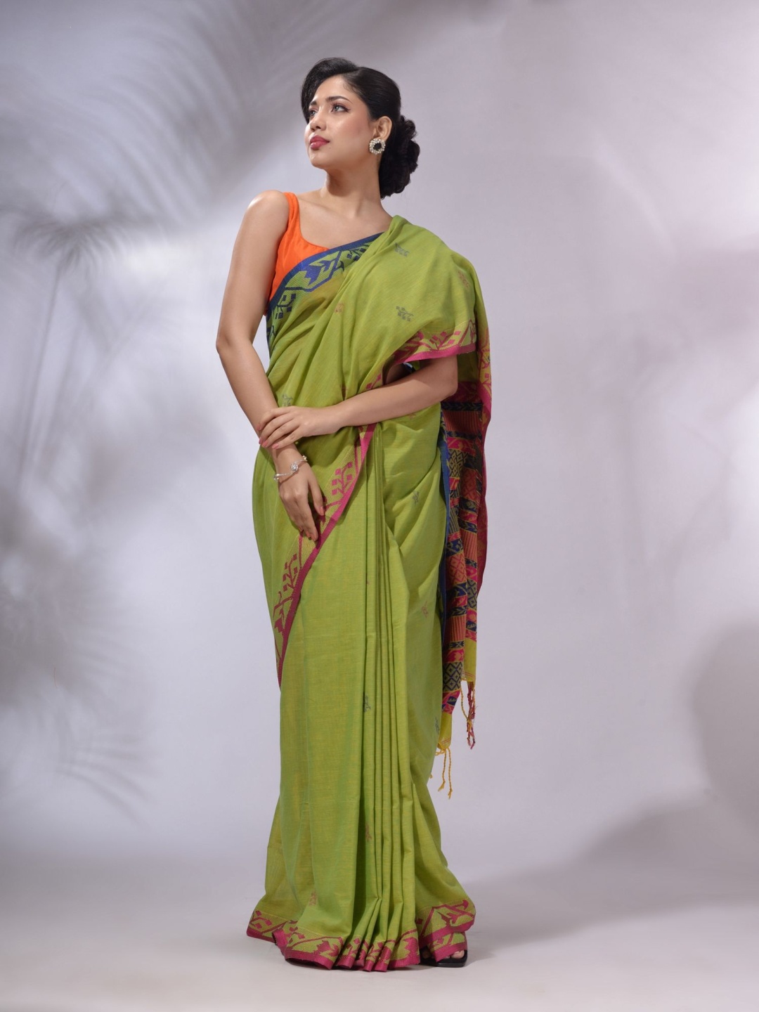 

Charukriti Zari Pure Cotton Handloom Saree, Green