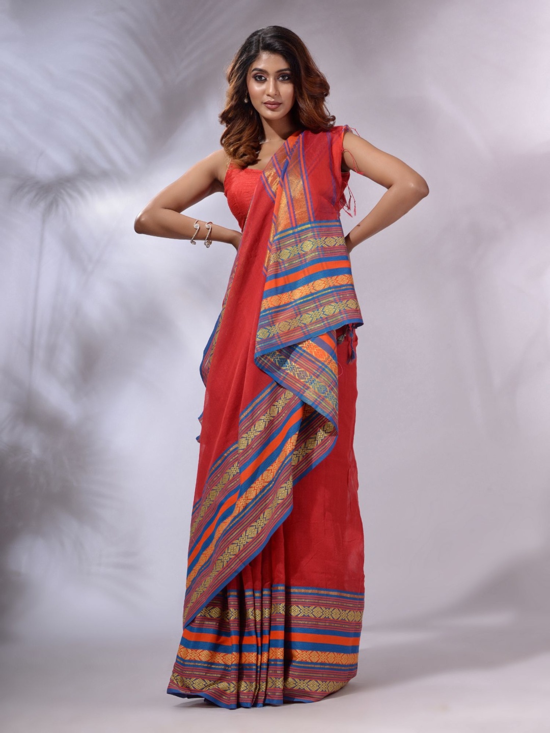 

Charukriti Silk Cotton Handloom Saree, Red