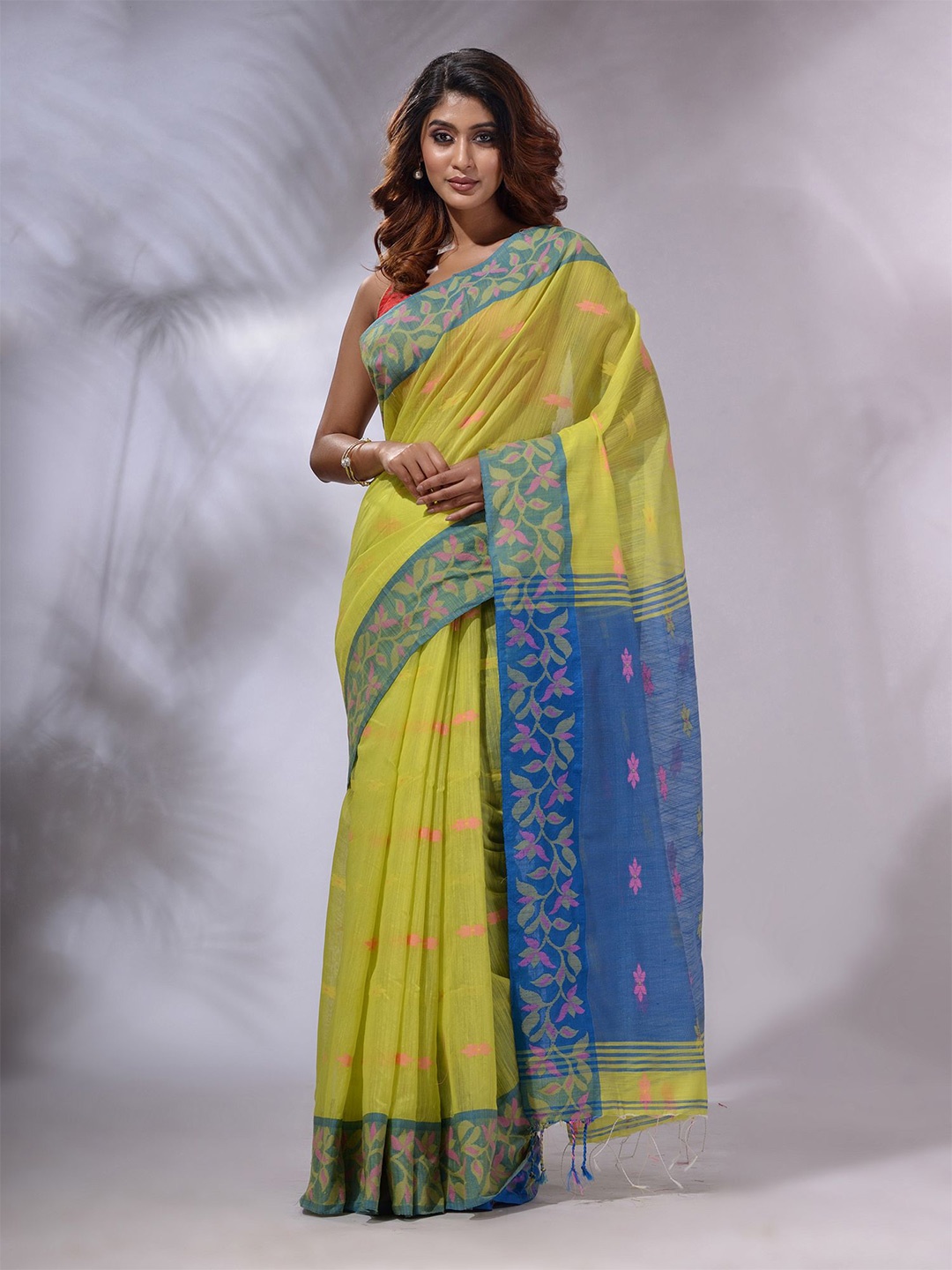 

Charukriti Floral Woven Design Pure Cotton Handloom Saree, Lime green