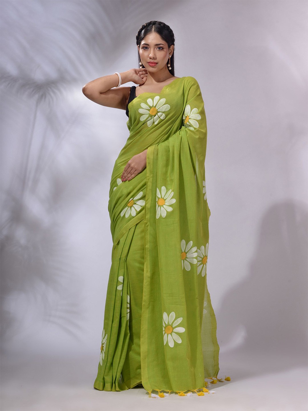 

Charukriti Floral Printed Pure Cotton Handloom Saree, Green