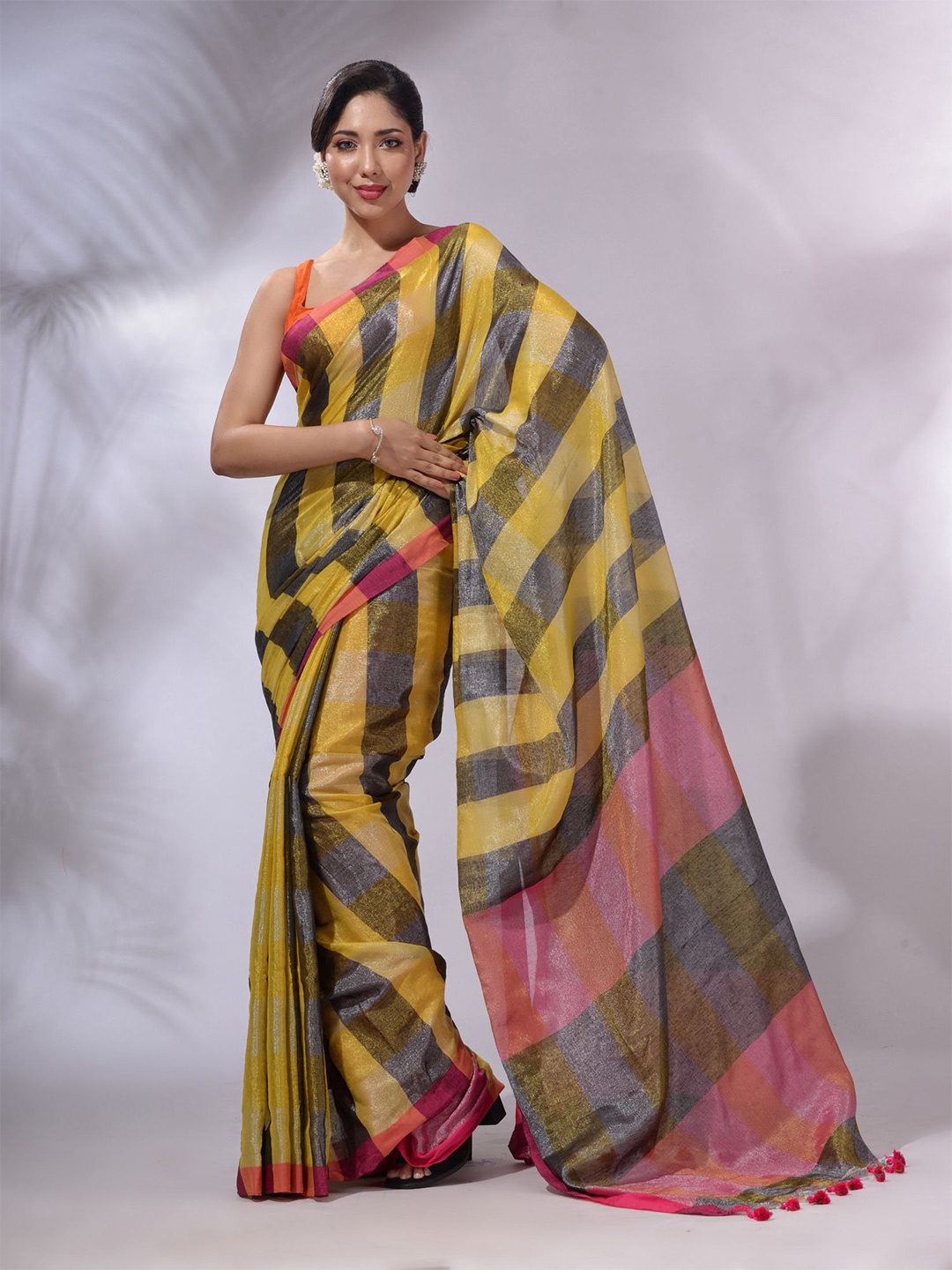 

Charukriti Tissue Handloom Saree, Yellow