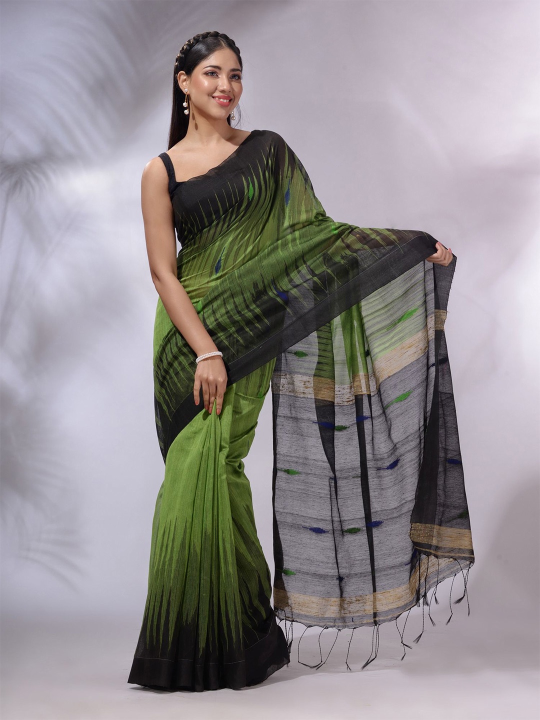 

Charukriti Ikat Woven Design Silk Cotton Saree, Green