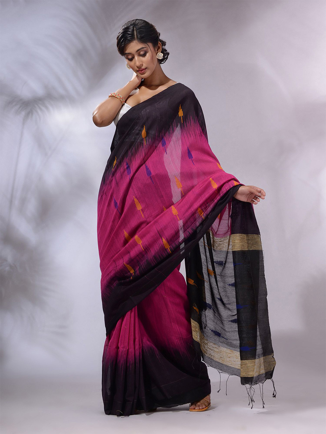 

Charukriti Ikat Woven Design Silk Cotton Saree, Fuchsia