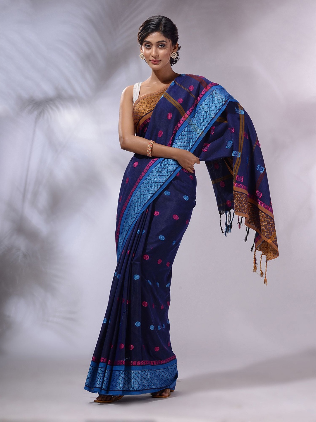 

Charukriti Woven Design Pure Cotton Saree, Navy blue