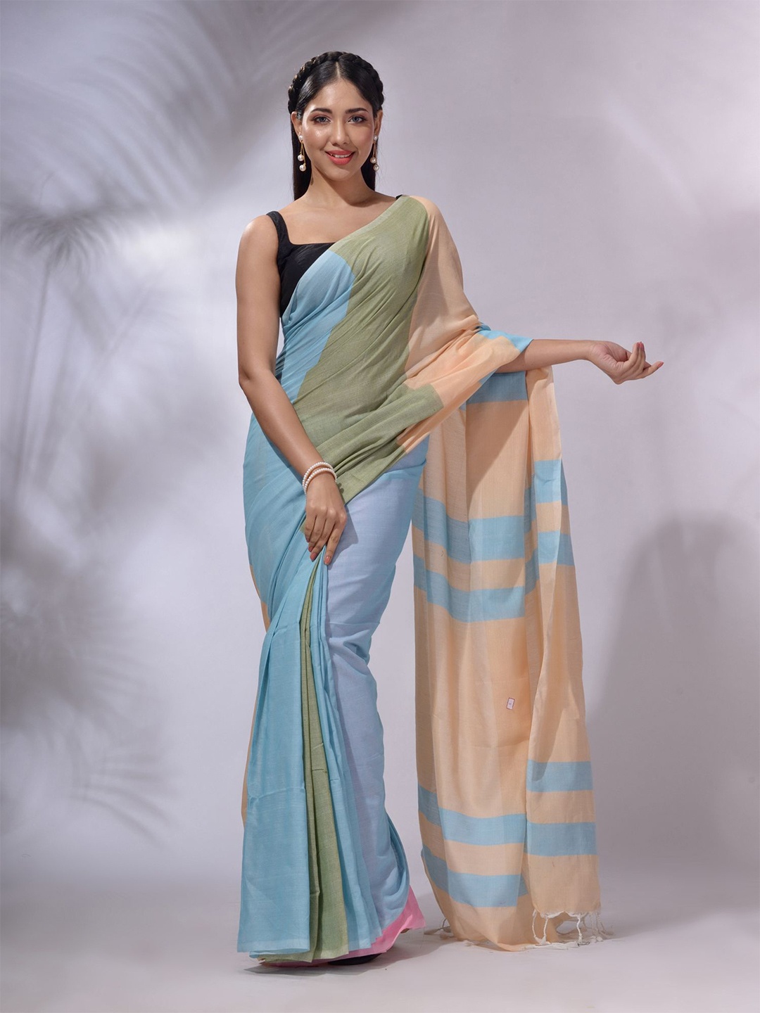 

Charukriti Colourblocked Pure Cotton Saree, Green