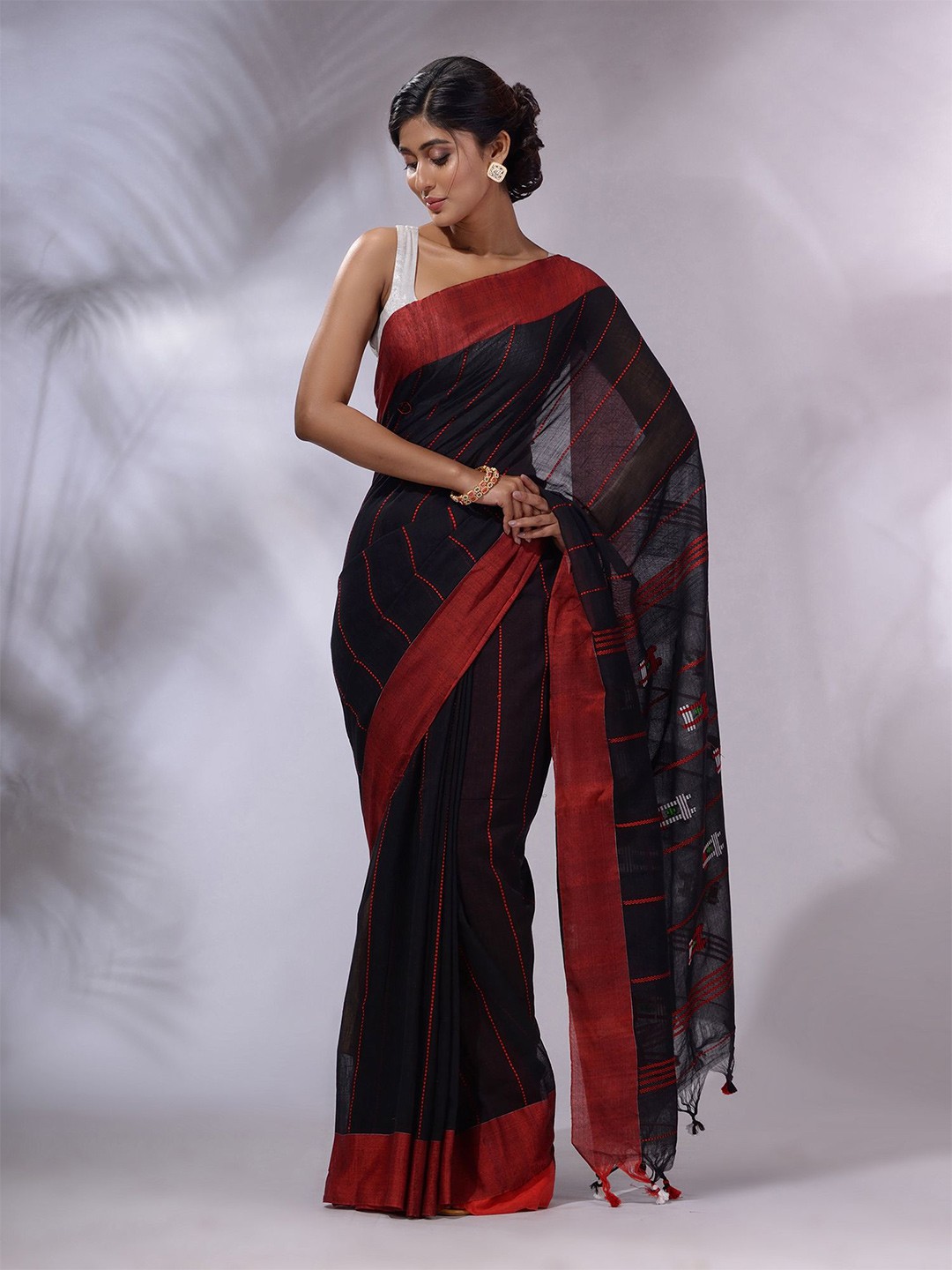 

Charukriti Striped Pure Cotton Saree, Black
