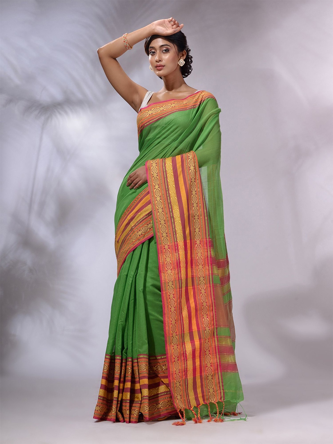 

Charukriti Woven Design Silk Cotton Saree, Green