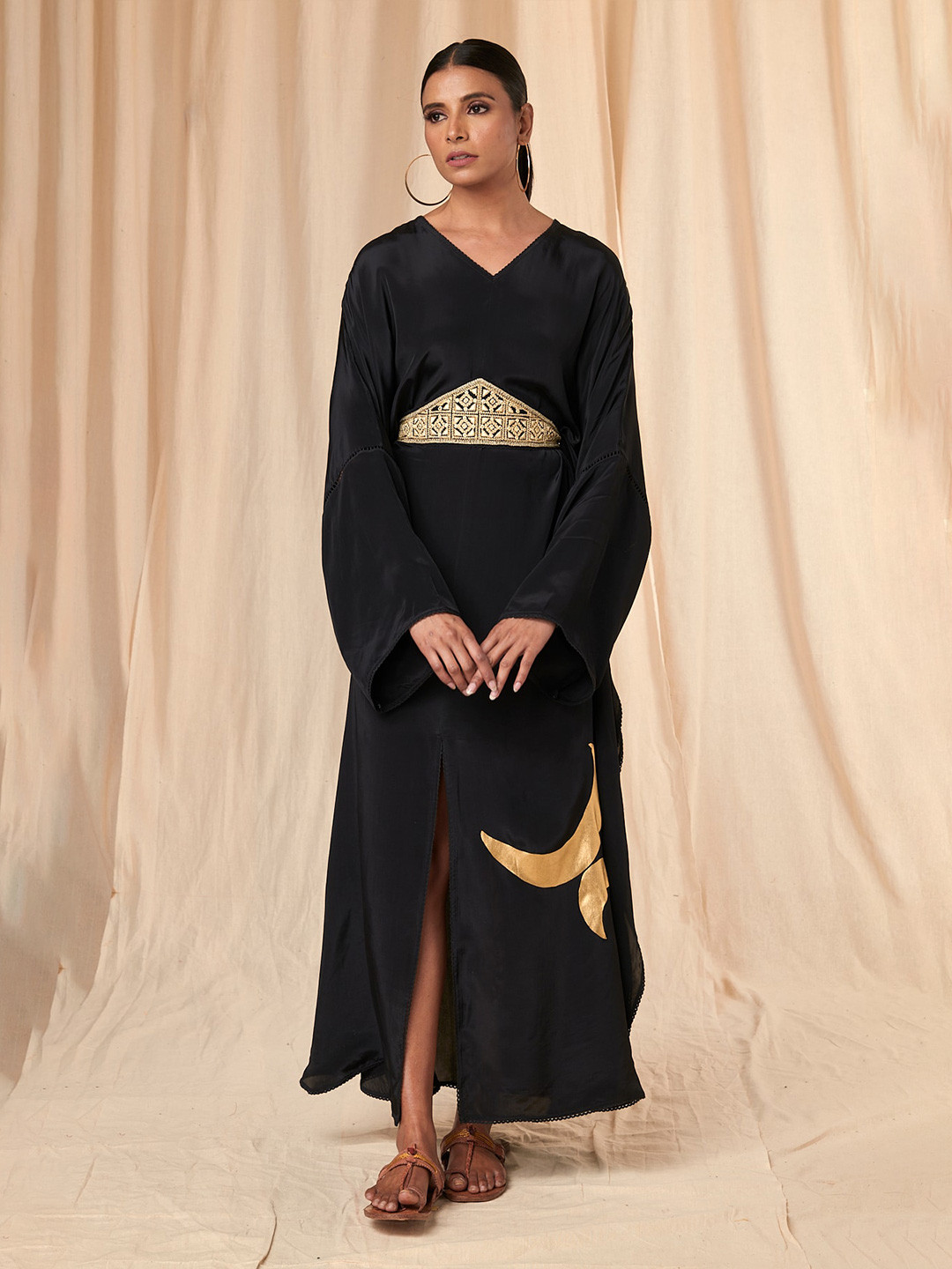 

Masaba V-Neck Crepe Kaftan Maxi Dress With Belt, Black