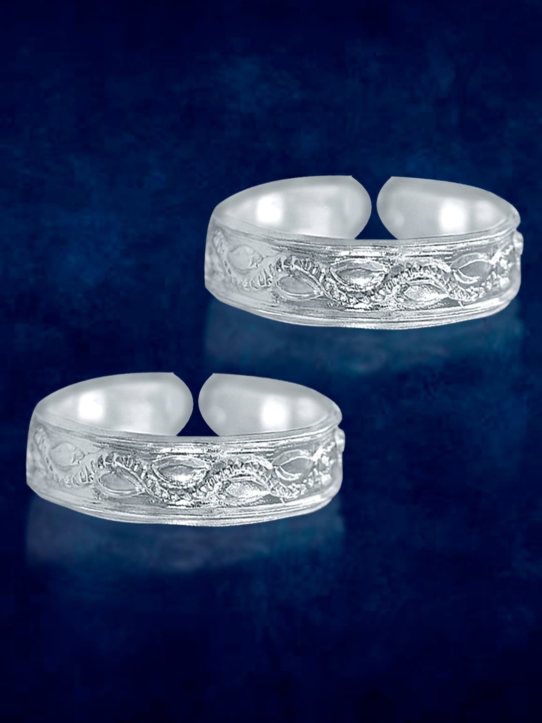 

Taraash 925 Sterling Silver CZ Studded Toe Rings