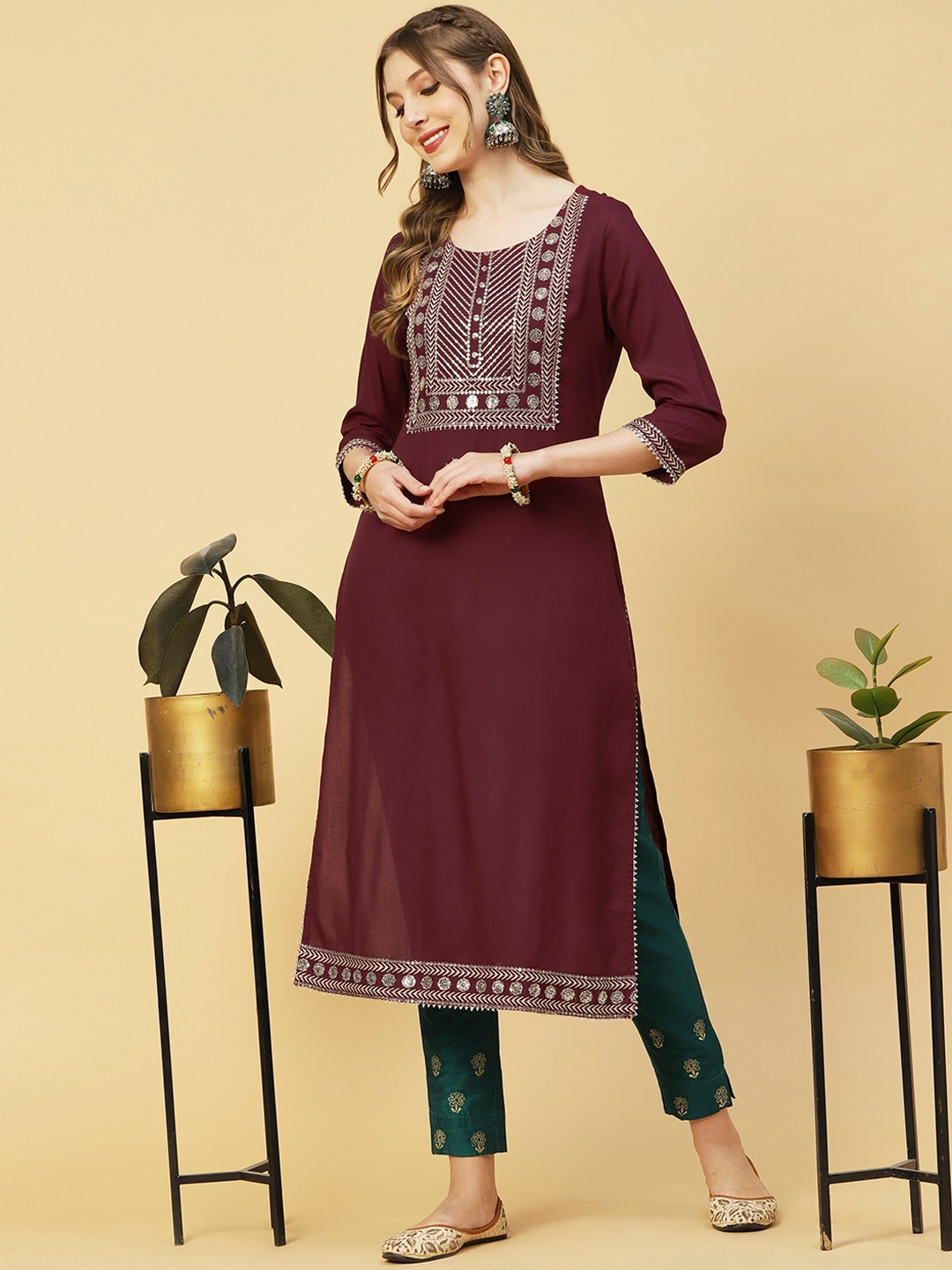 

FASHOR Maroon & Silver Ethnic Motifs Yoke Design Sequinned Kurta