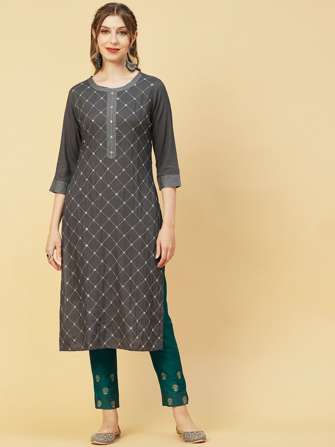 

FASHOR Grey Geometric Embroidered Sequinned Kurta