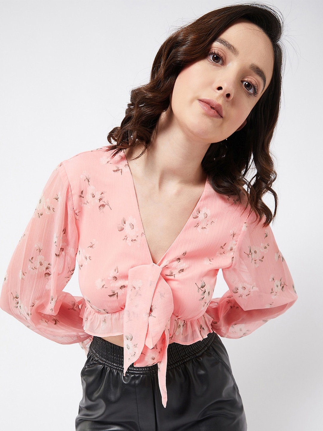 

MAGRE Pink Floral Printed Tie-Up Neck Georgette Crop Top