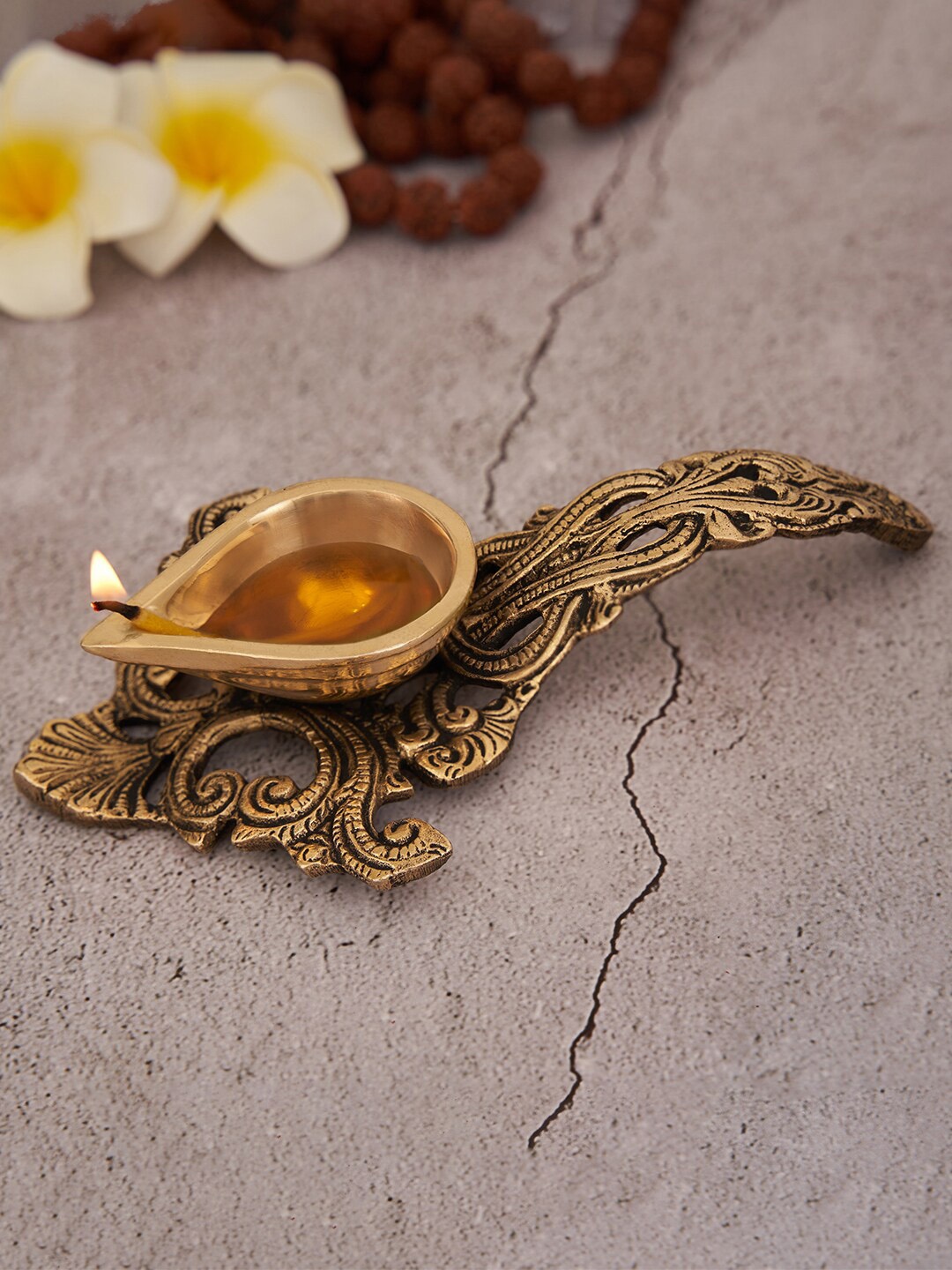 DecorTwist Brass Decorative Aarti Diya, Gold