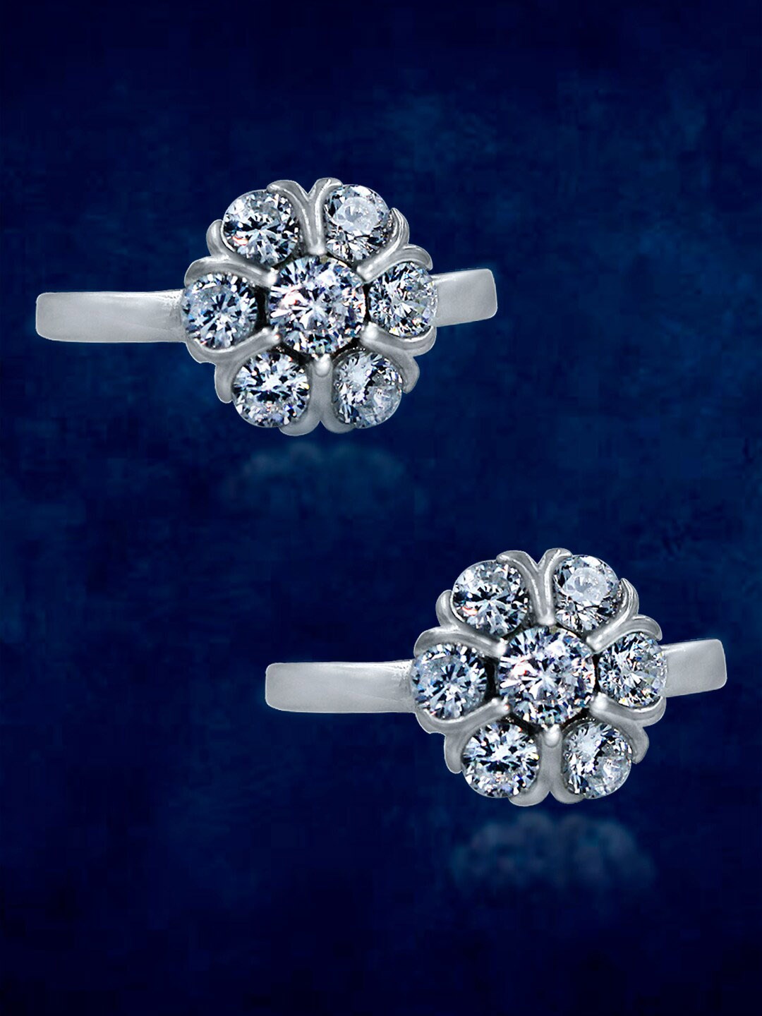 

Taraash 92.5 Sterling Silver & CZ-Studded Floral Shape Toe Rings