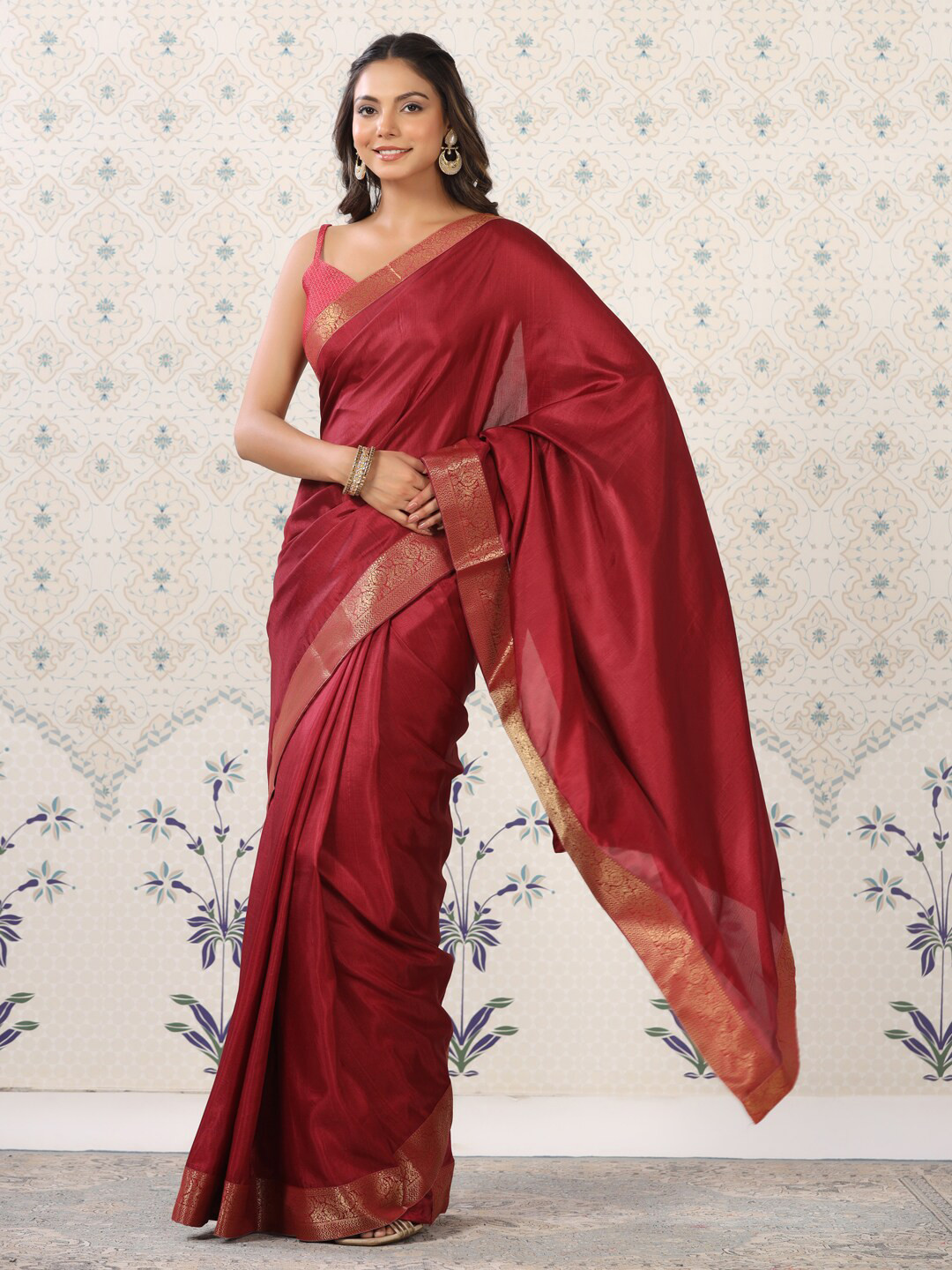 

Ode by House of Pataudi Maroon & Gold-Toned Zari Banarasi Saree