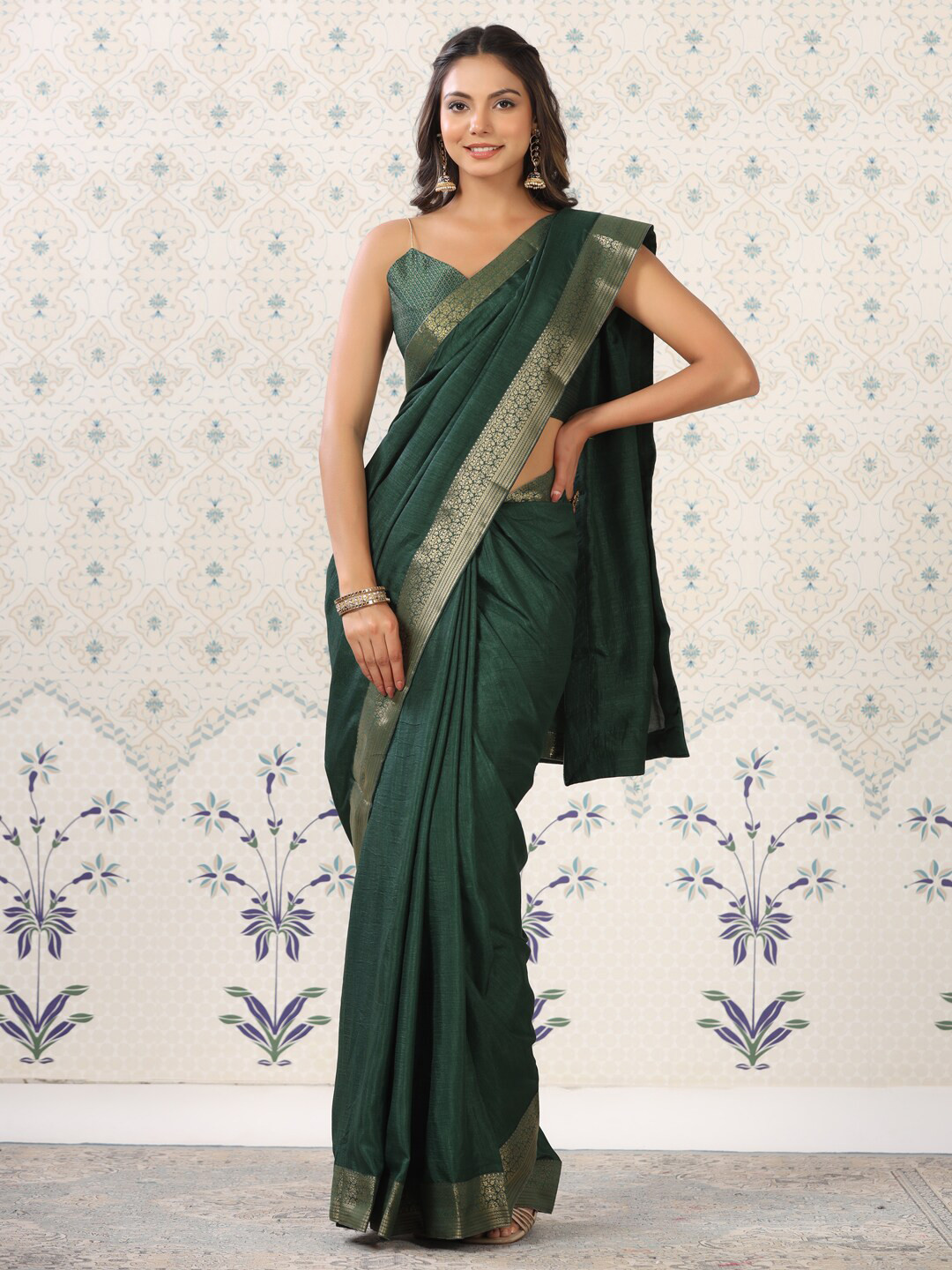 

Ode by House of Pataudi Green & Gold-Toned Zari Banarasi Saree