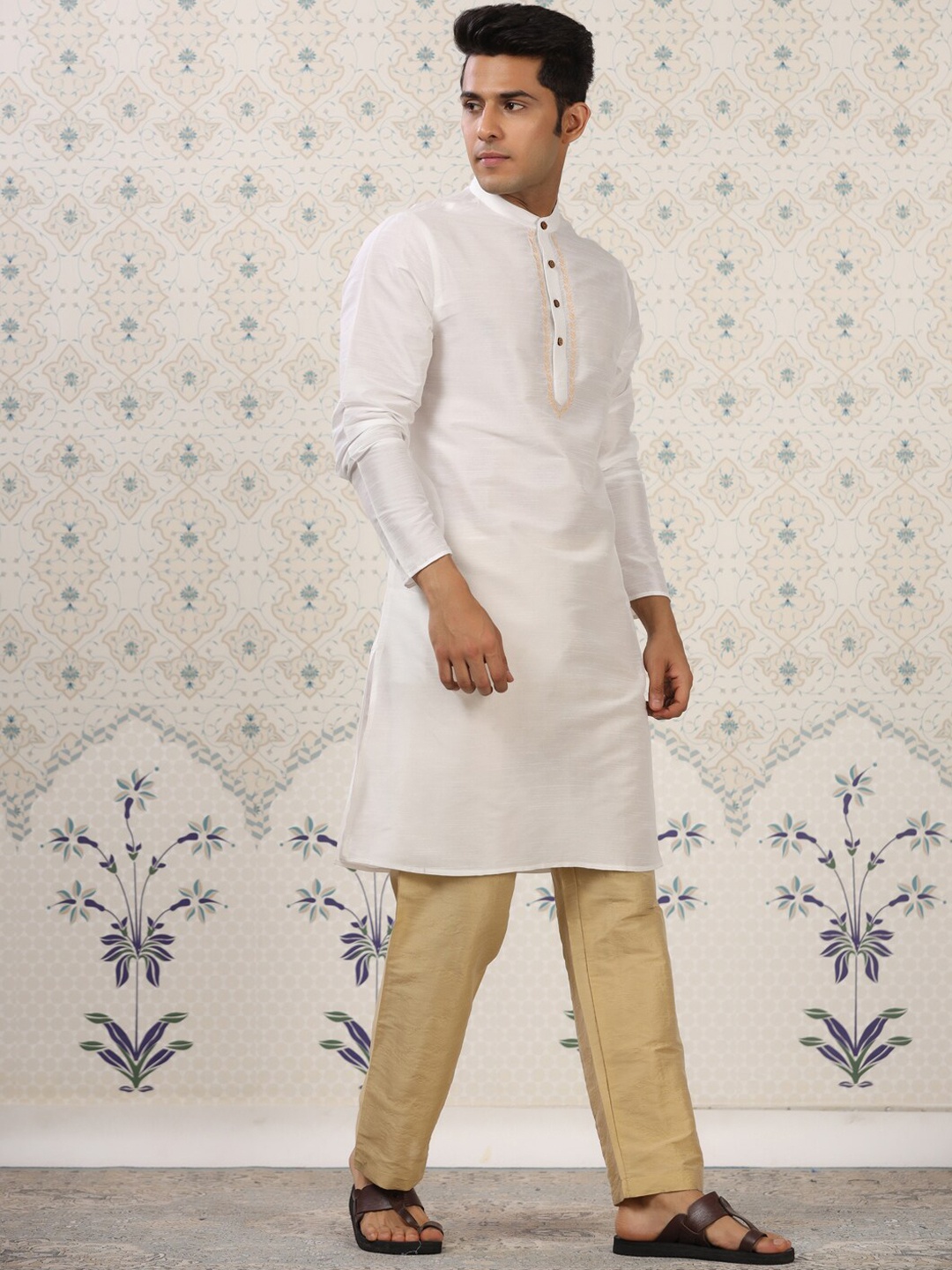 

Ode by House of Pataudi White Band Collar Straight Kurta