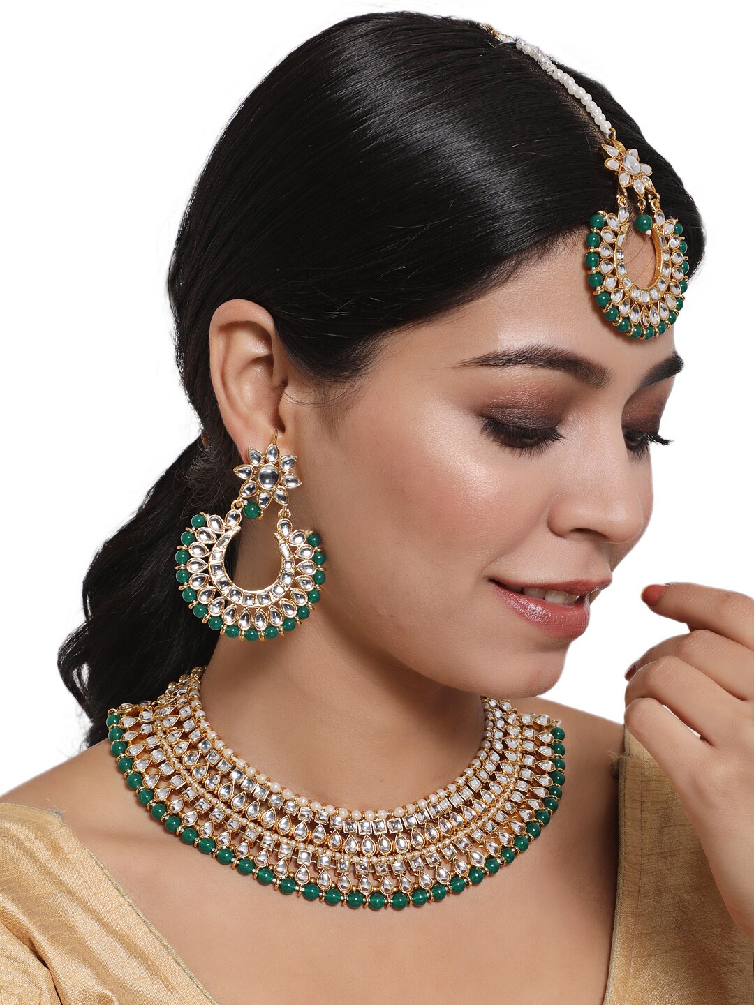 

Anouk Gold-Toned & Green Gold-Plated Vilandi Kundan-Studded Choker Jewellery Set