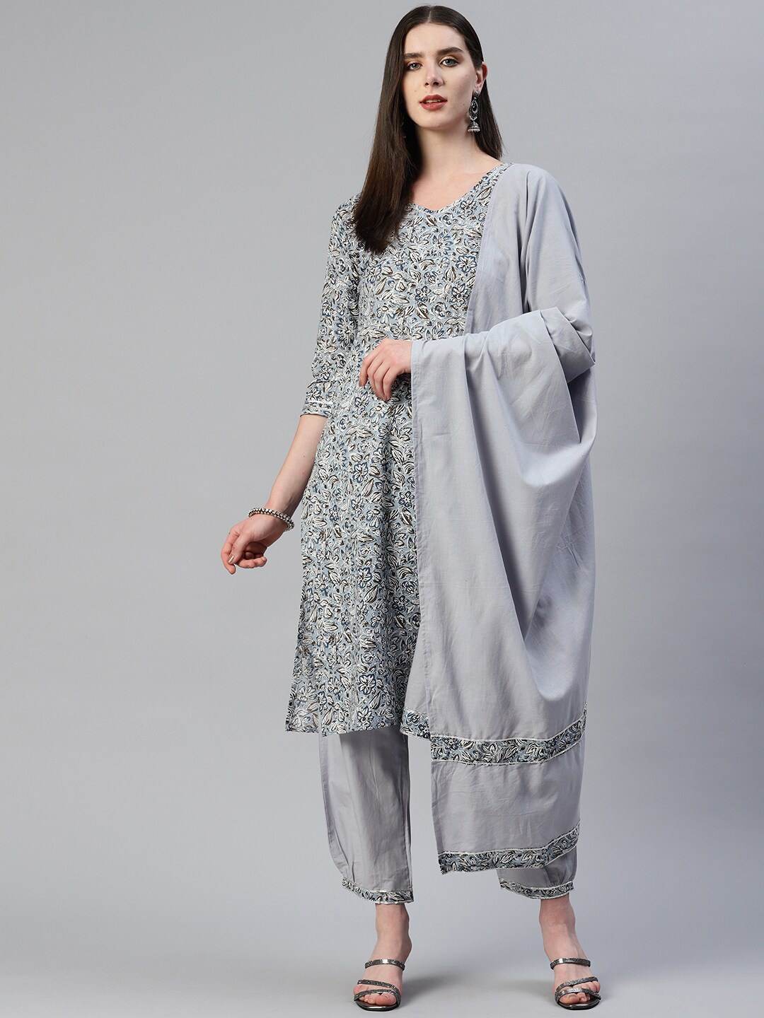 

OMASK Floral Printed Gotta Patti Pure Cotton Kurta with Trousers & Dupatta, Blue