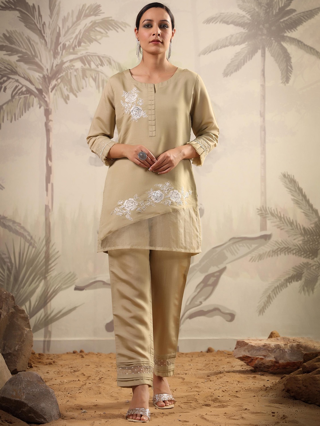 

SCAKHI Embroidered Tunic & Trouser, Beige