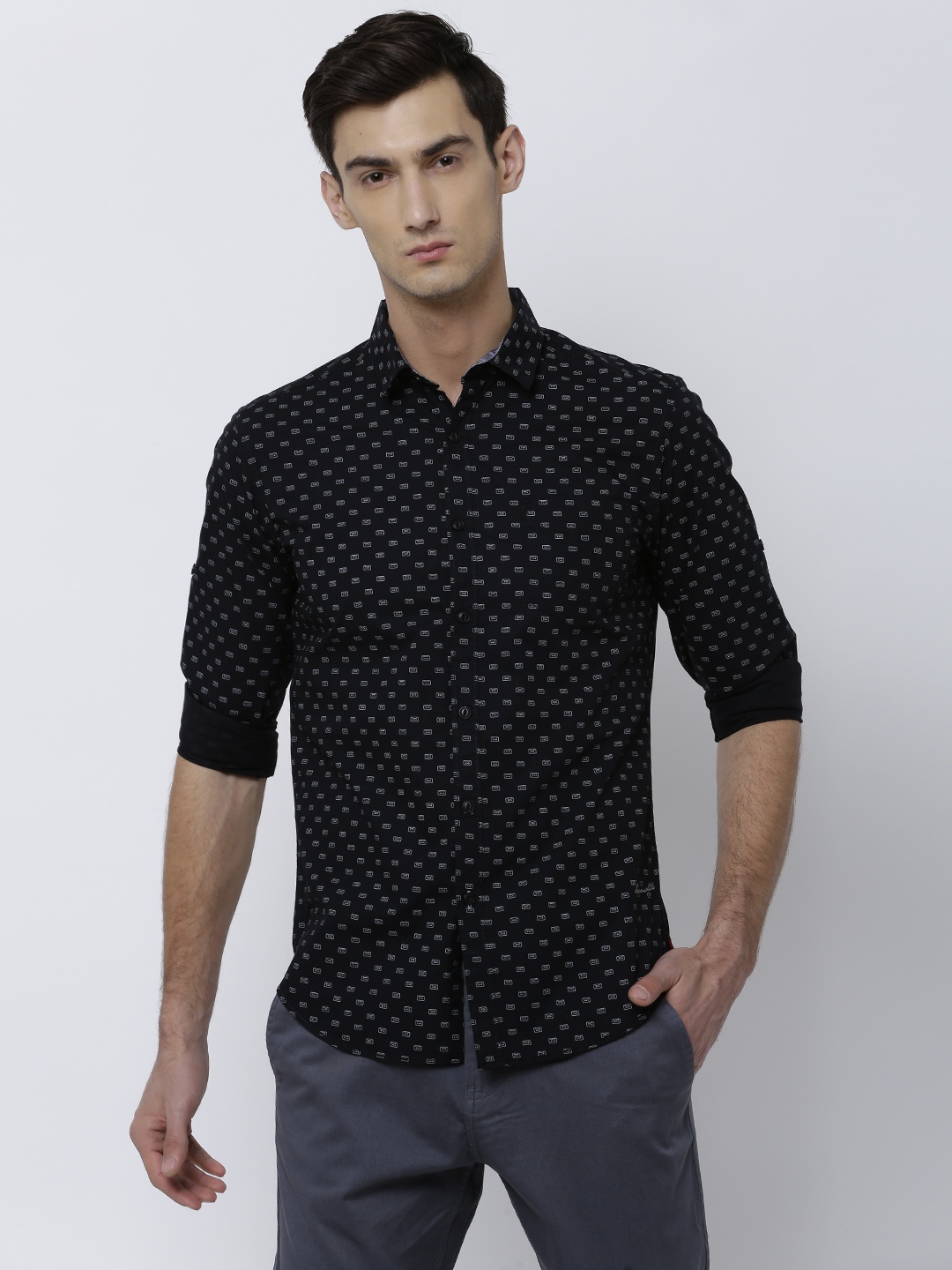 

LOCOMOTIVE Men Black Slim Fit Printed Casual Shirt