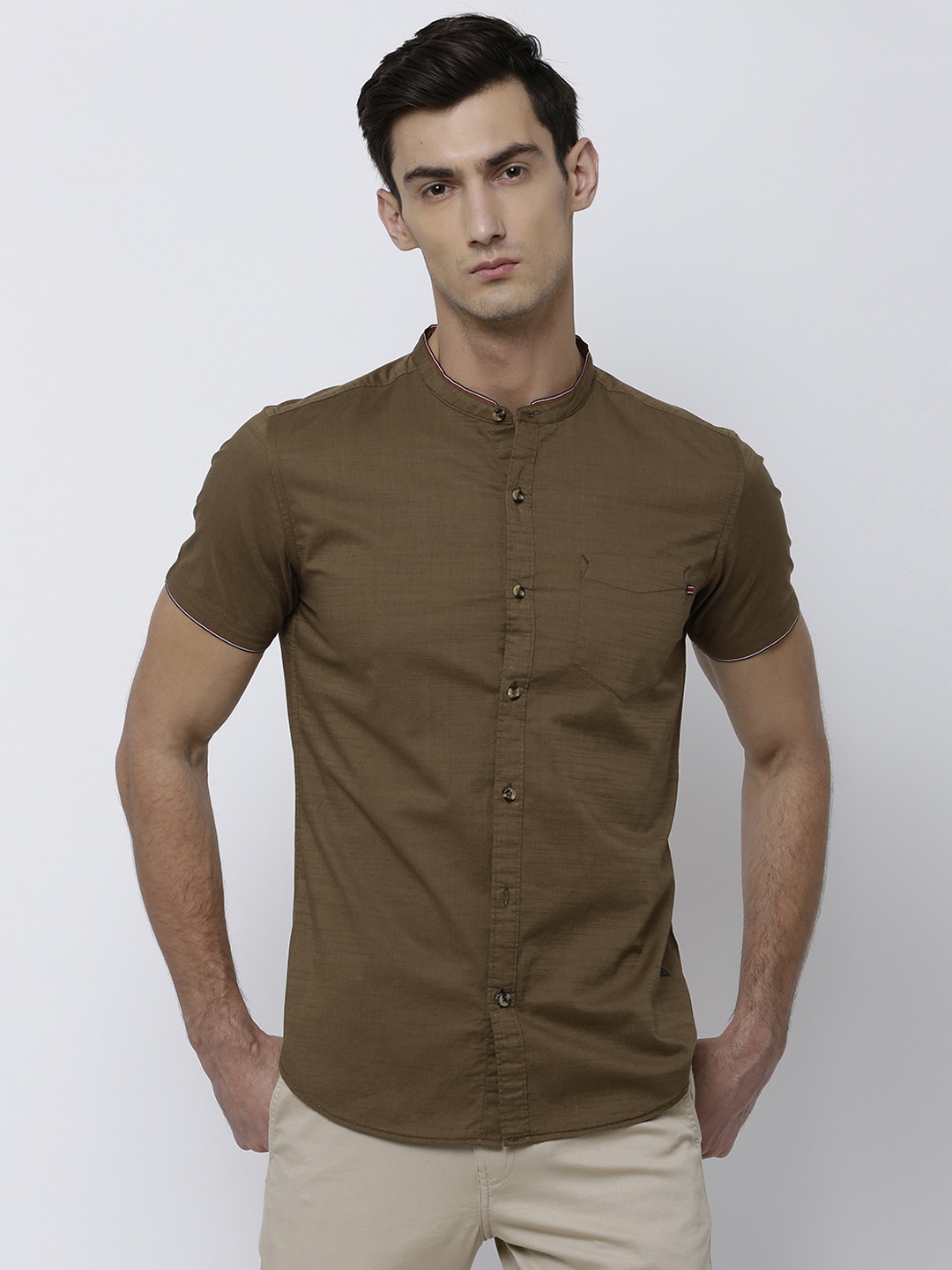 

LOCOMOTIVE Men Khaki Slim Fit Solid Casual Shirt