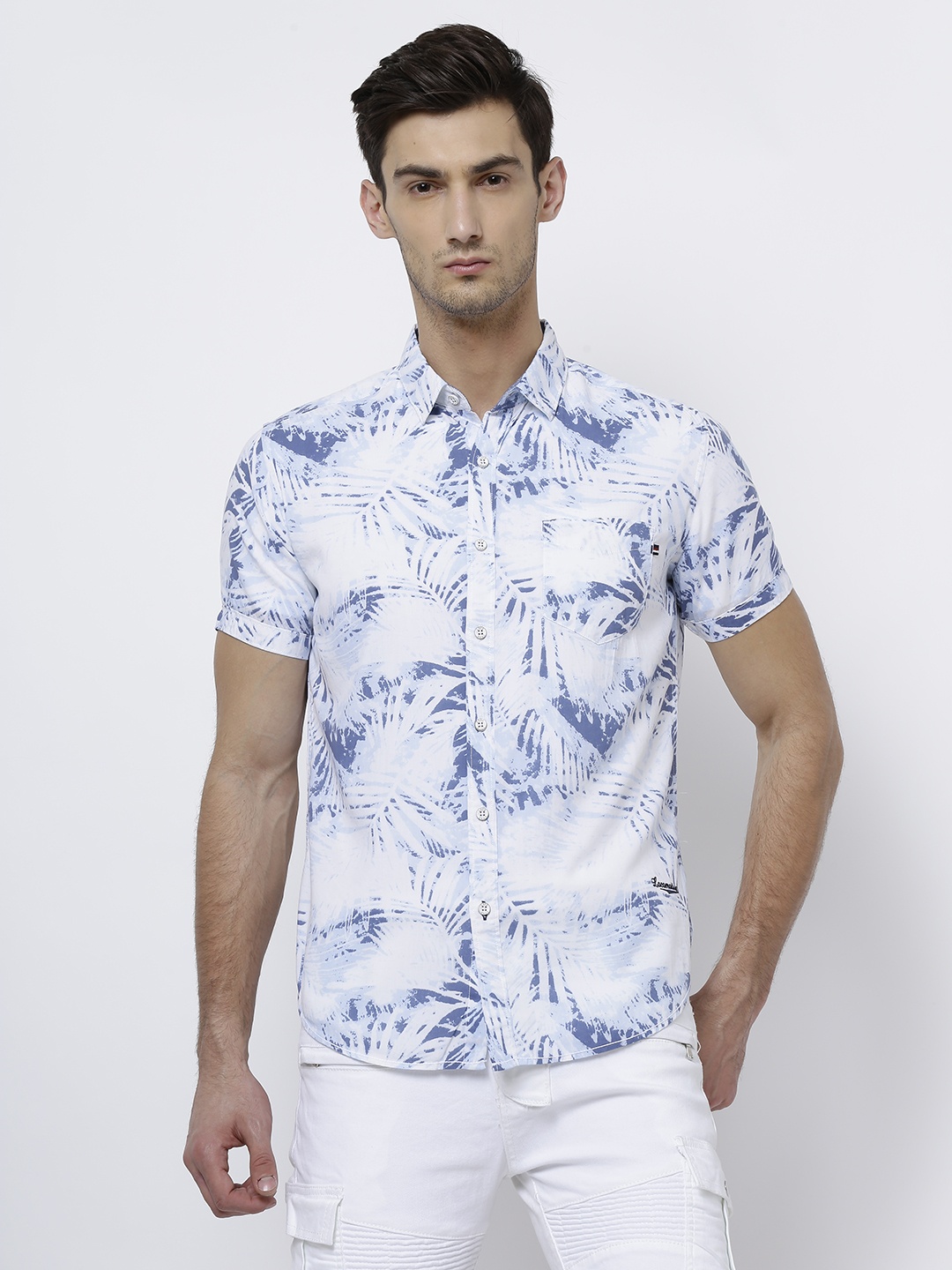 

LOCOMOTIVE Men Blue & White Slim Fit Printed Casual Shirt