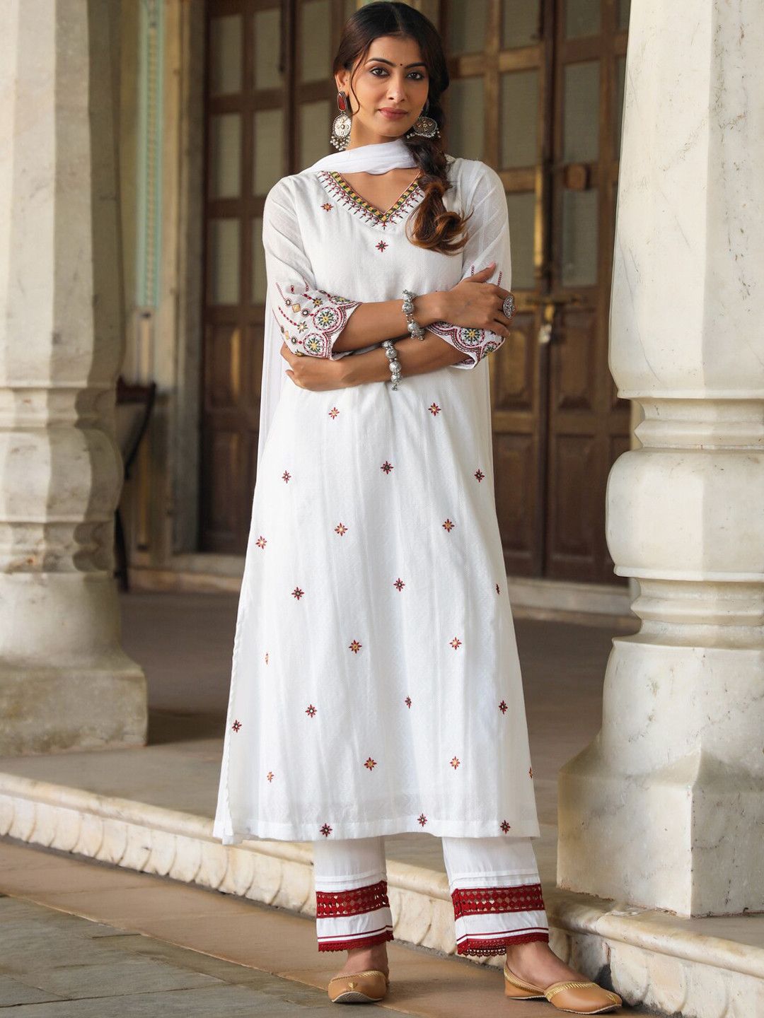 

Juniper White & Green Embroidered V Neck Mirror Work Kurta With Trousers & Dupatta