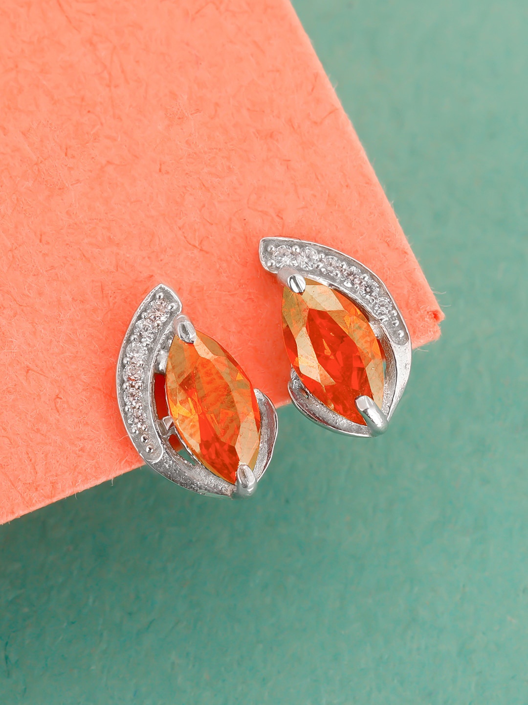 

GIVA 92.5 Sterling Silver Rhodium-Plated Contemporary Studs Earrings