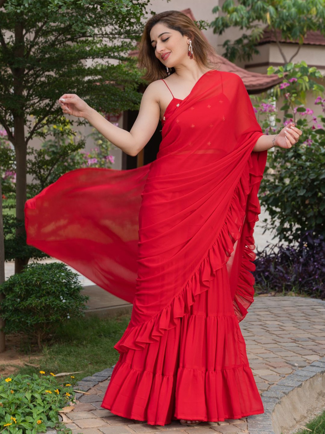 

HOUSE OF JAMOTI Ruffled Pure Georgette Saree WIth Stitched Blouse, Red