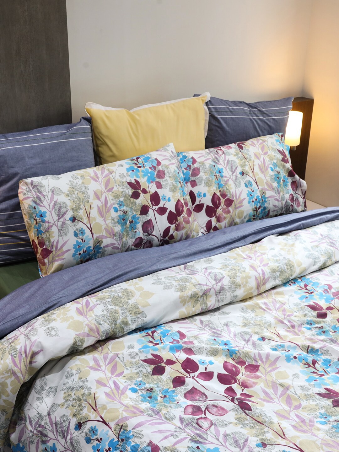 

BLUE DAHLIA Secret-Garden Pink Floral 250 TC Cotton Fitted King Bedsheet & 2 Pillow Covers