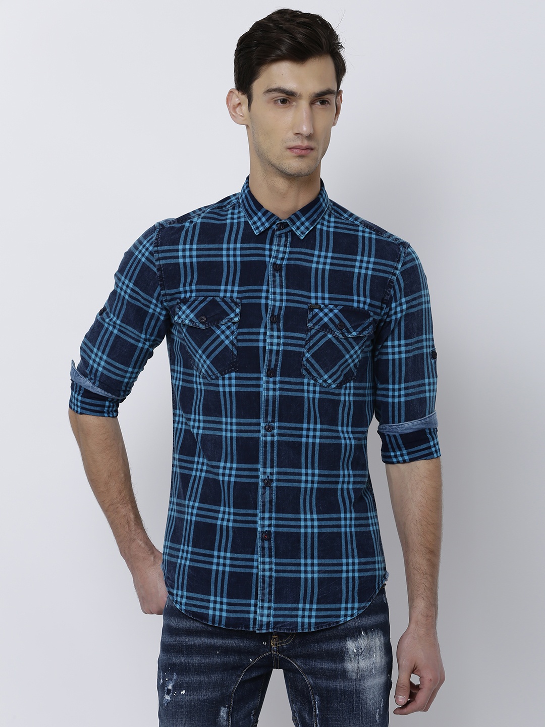 

LOCOMOTIVE Men Blue Slim Fit Checked Casual Shirt