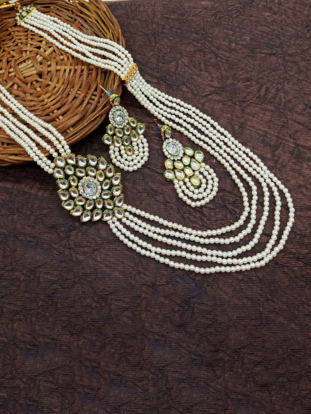 

AASHISH IMITATION Gold-Plated Kundan-studded and Beaded Jewellery Set