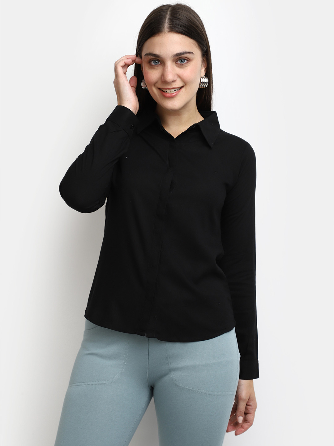 

V-Mart Spread Collar Casual Shirt, Black