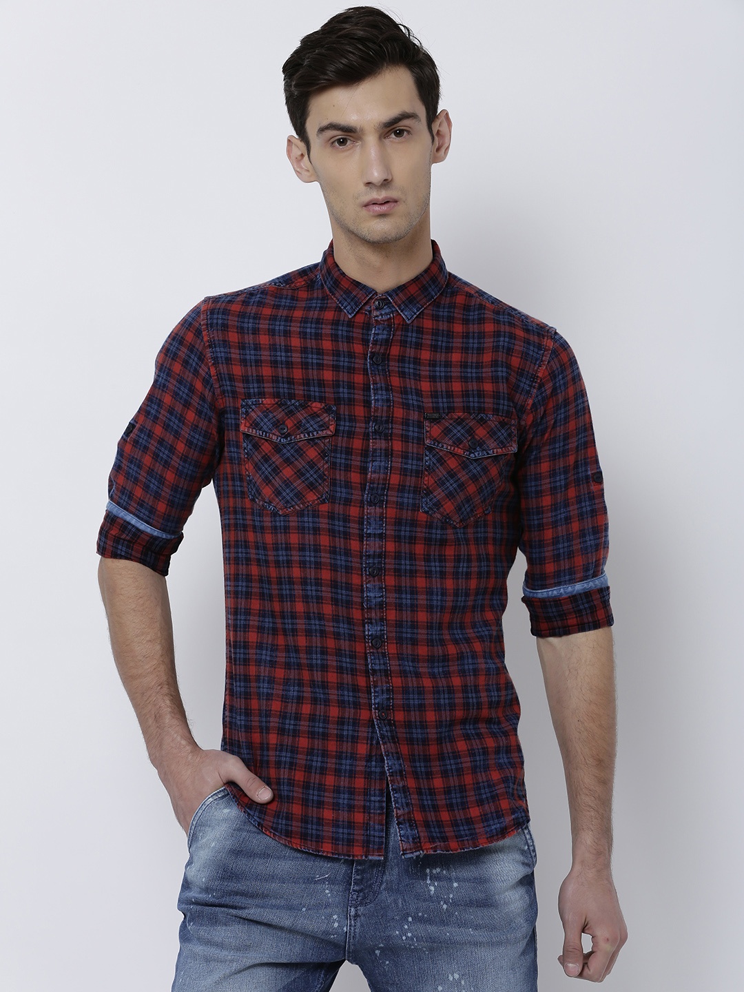 

LOCOMOTIVE Men Blue & Red Slim Fit Checked Casual Shirt