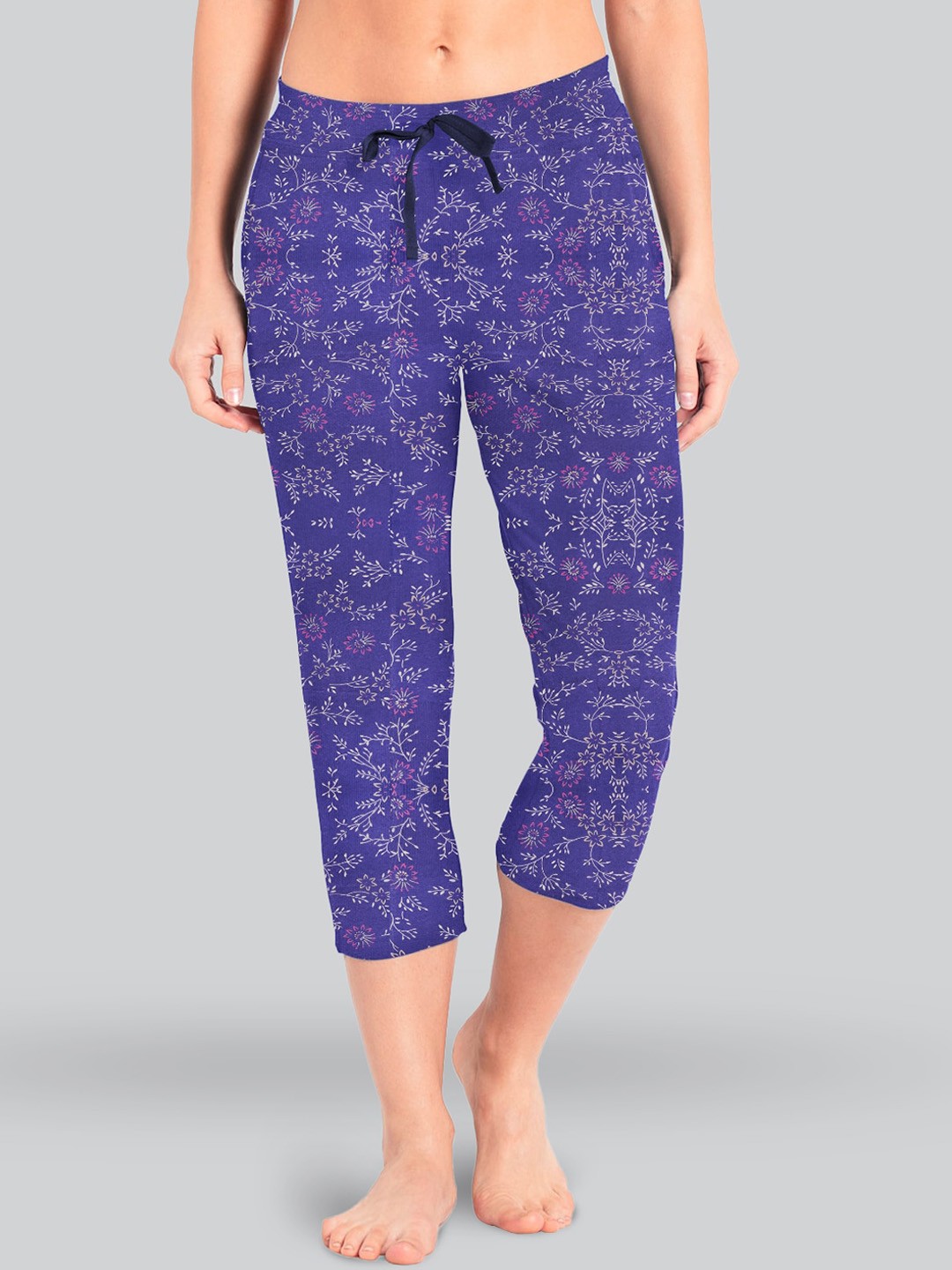 

LYRA Women Floral Printed Pure Cotton Capris, Purple