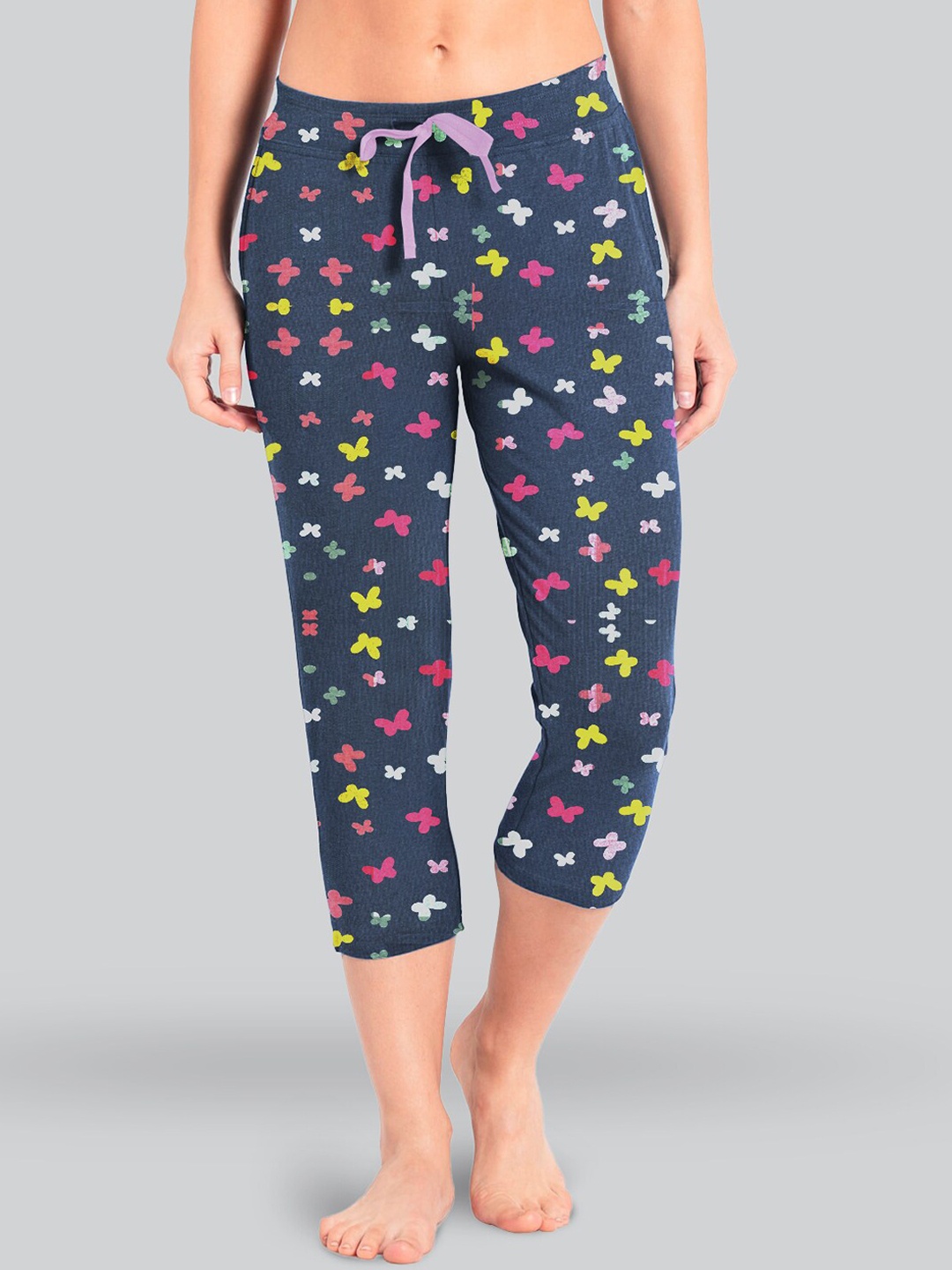 

LYRA Women Mid-Rise Printed Lounge Capris, Teal