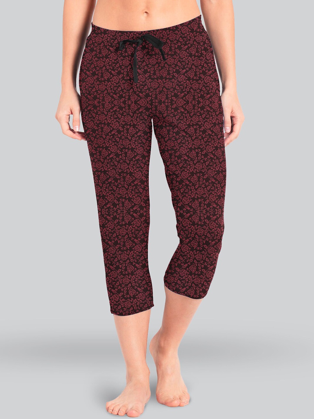 

LYRA Women Mid-Rise Printed Cotton Lounge Capris, Maroon