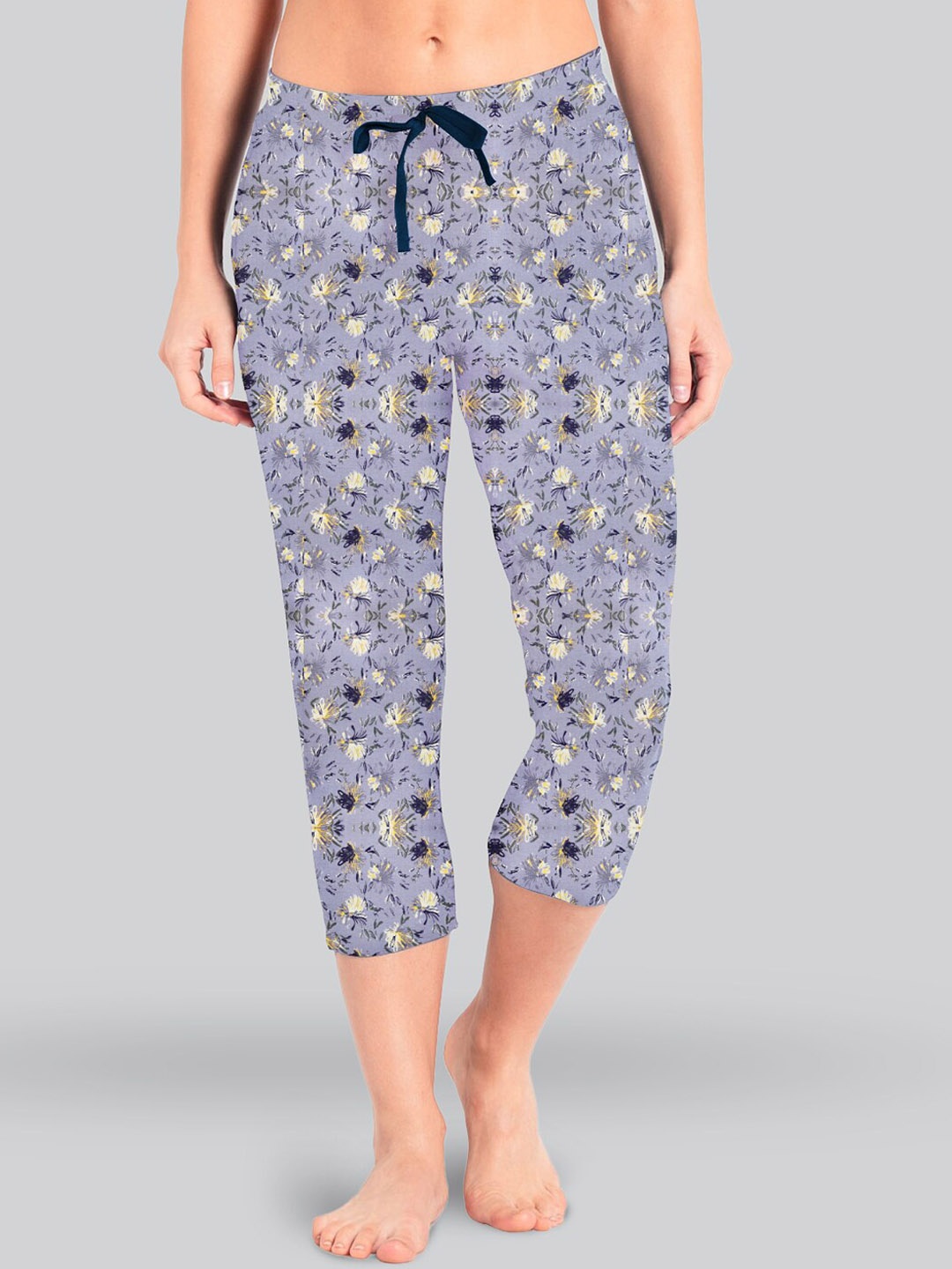 

LYRA Women Printed Pure Cotton Mid-Rise Capris, Grey